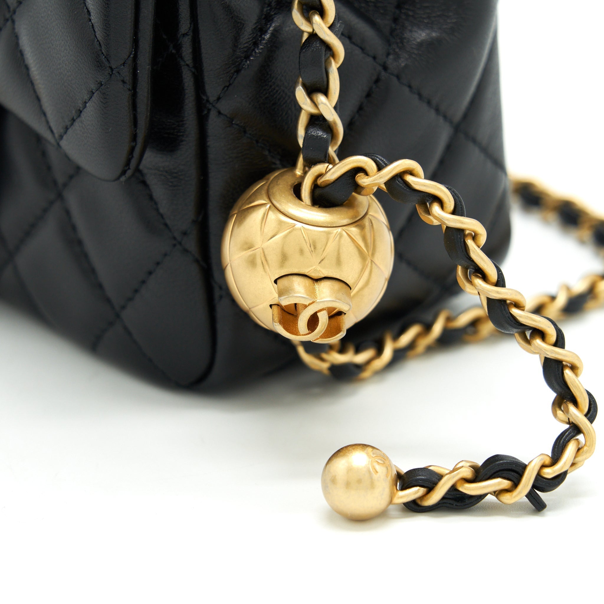 chanel-22c-pearl-crush-mini-square-flap-bag-lambskin-black-ghw-microchip