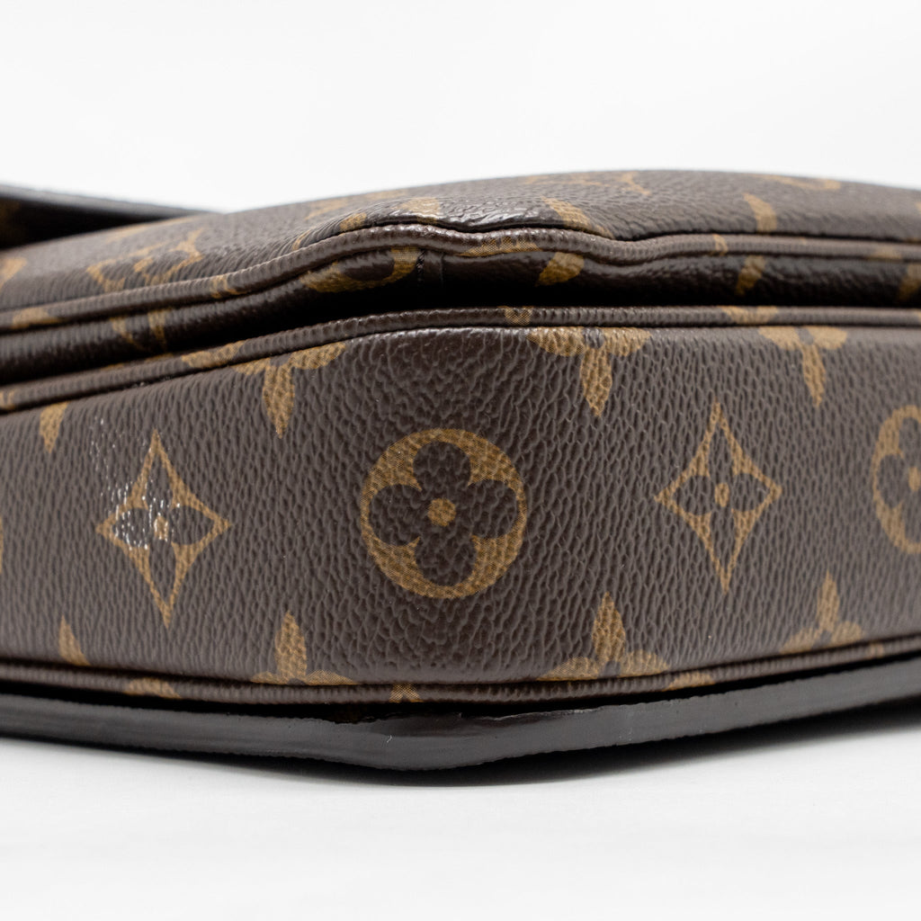 louis-vuitton-pochette-metis-monogram-canvas-ghw-35