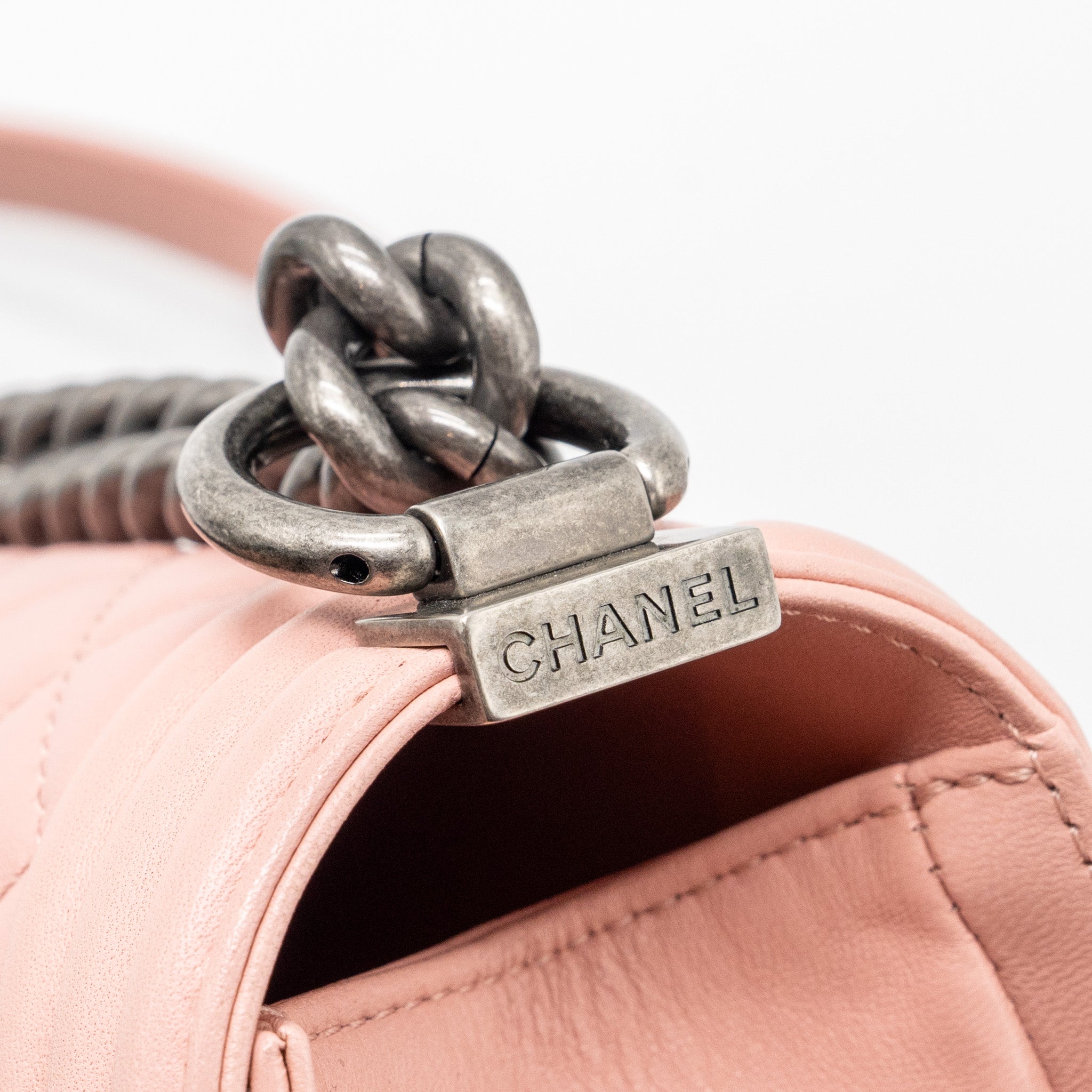 chanel-medium-boy-bag-lambskin-light-pink-ruthenium-hardware
