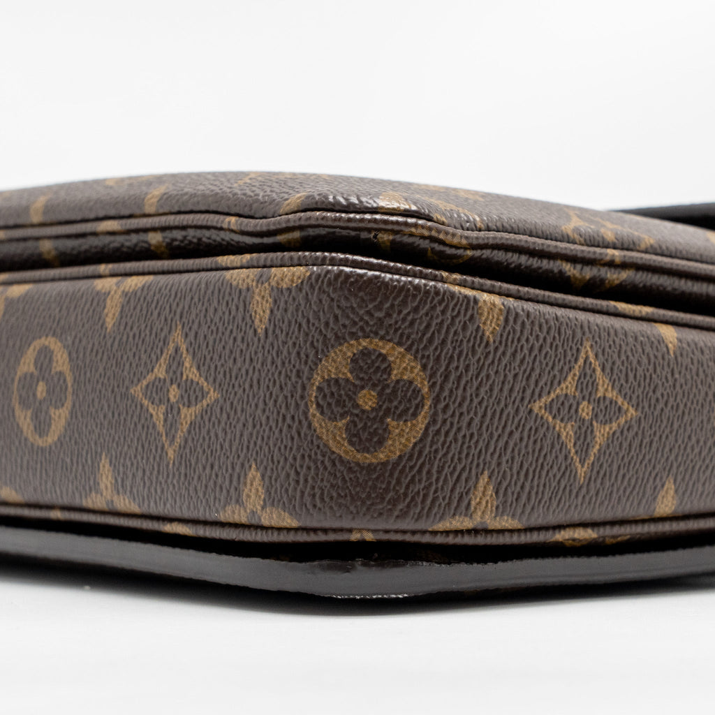 louis-vuitton-pochette-metis-monogram-canvas-ghw-35