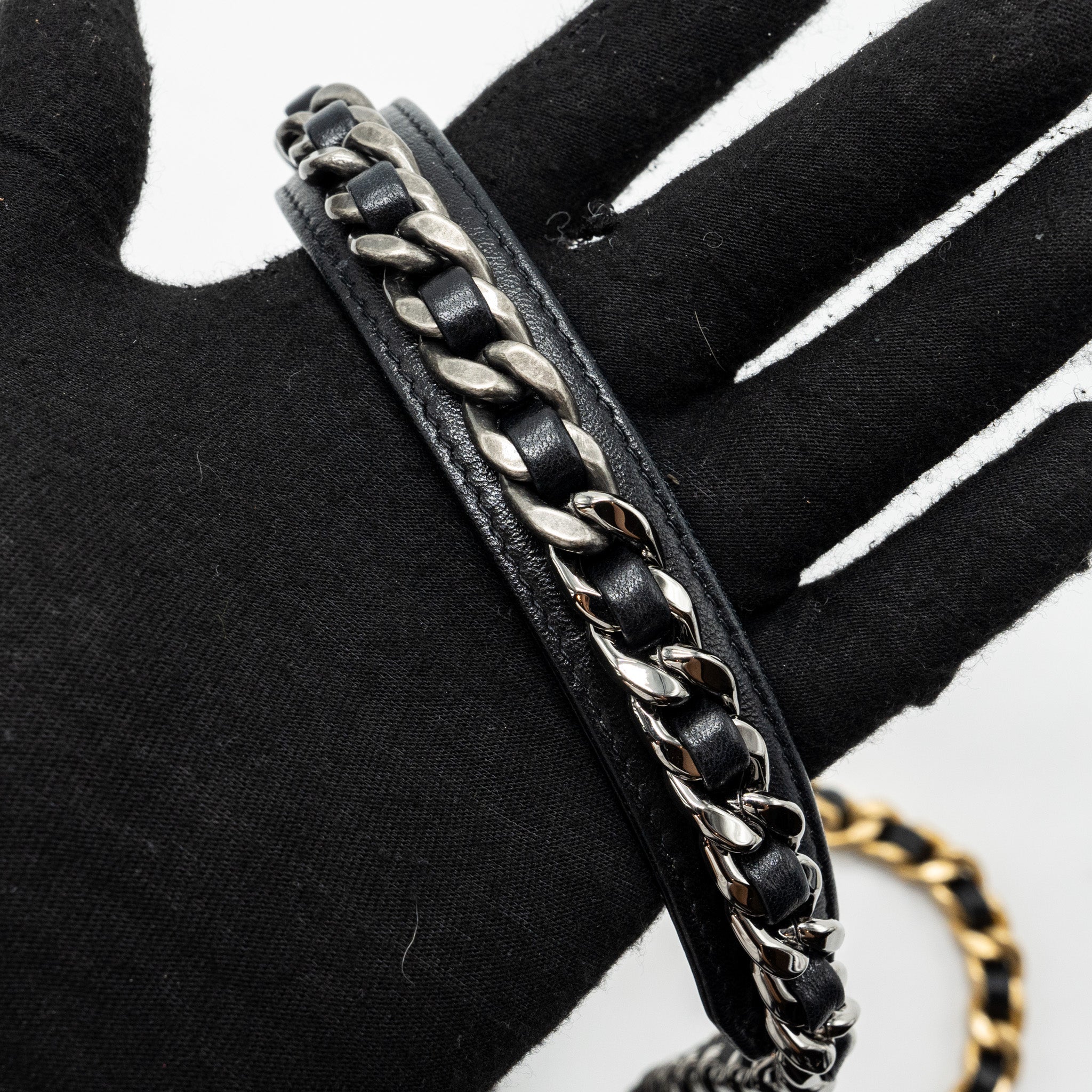 chanel-19-wallet-on-chain-lambskin-black-multicolor-hardware-microchip