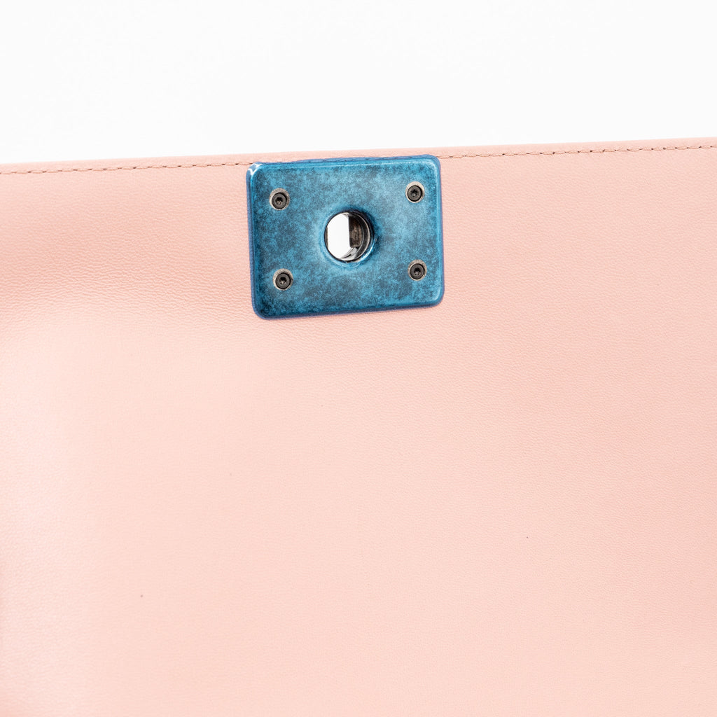 chanel-medium-boy-bag-lambskin-light-pink-ruthenium-hardware