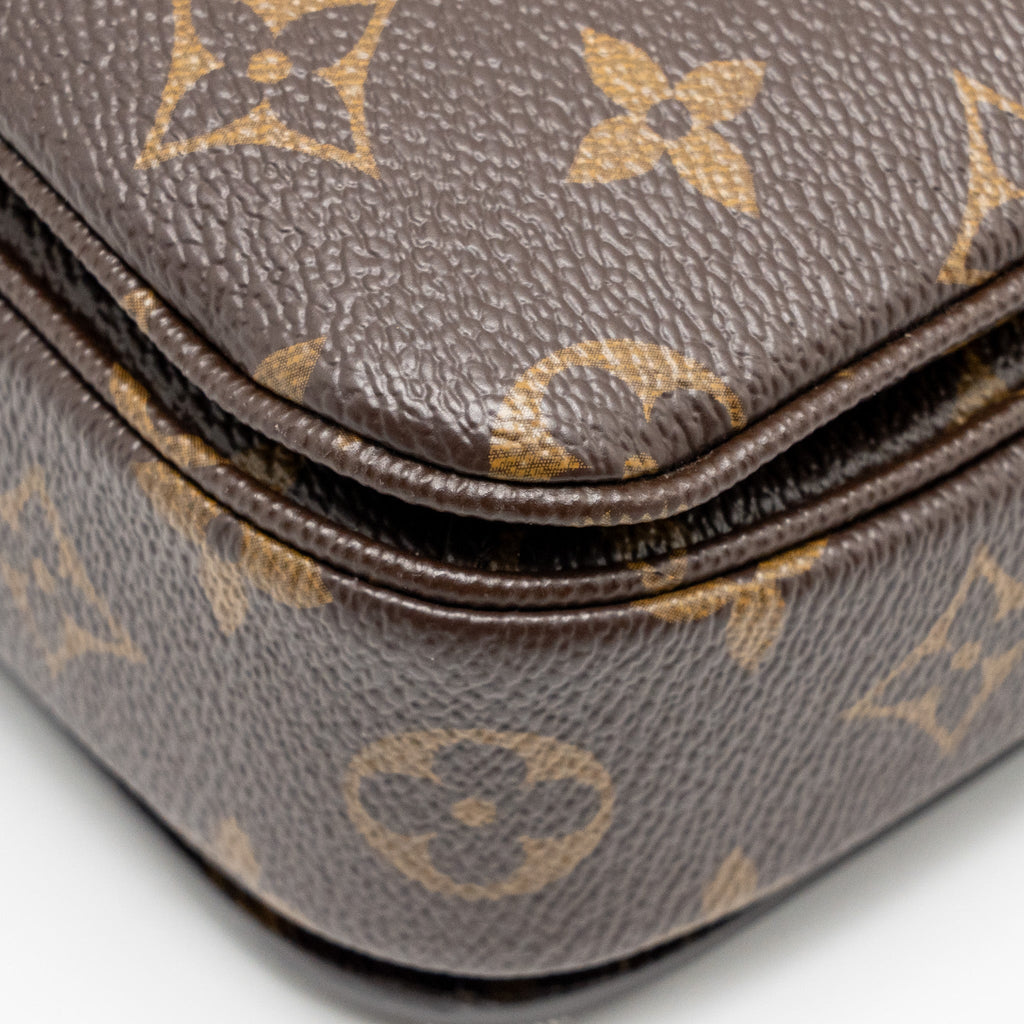 louis-vuitton-pochette-metis-monogram-canvas-ghw-35