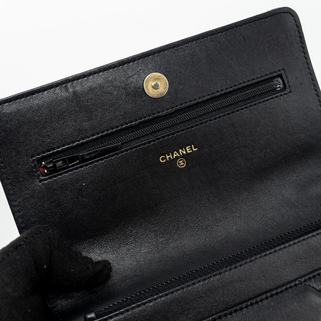 chanel-19-wallet-on-chain-lambskin-black-multicolor-hardware-microchip