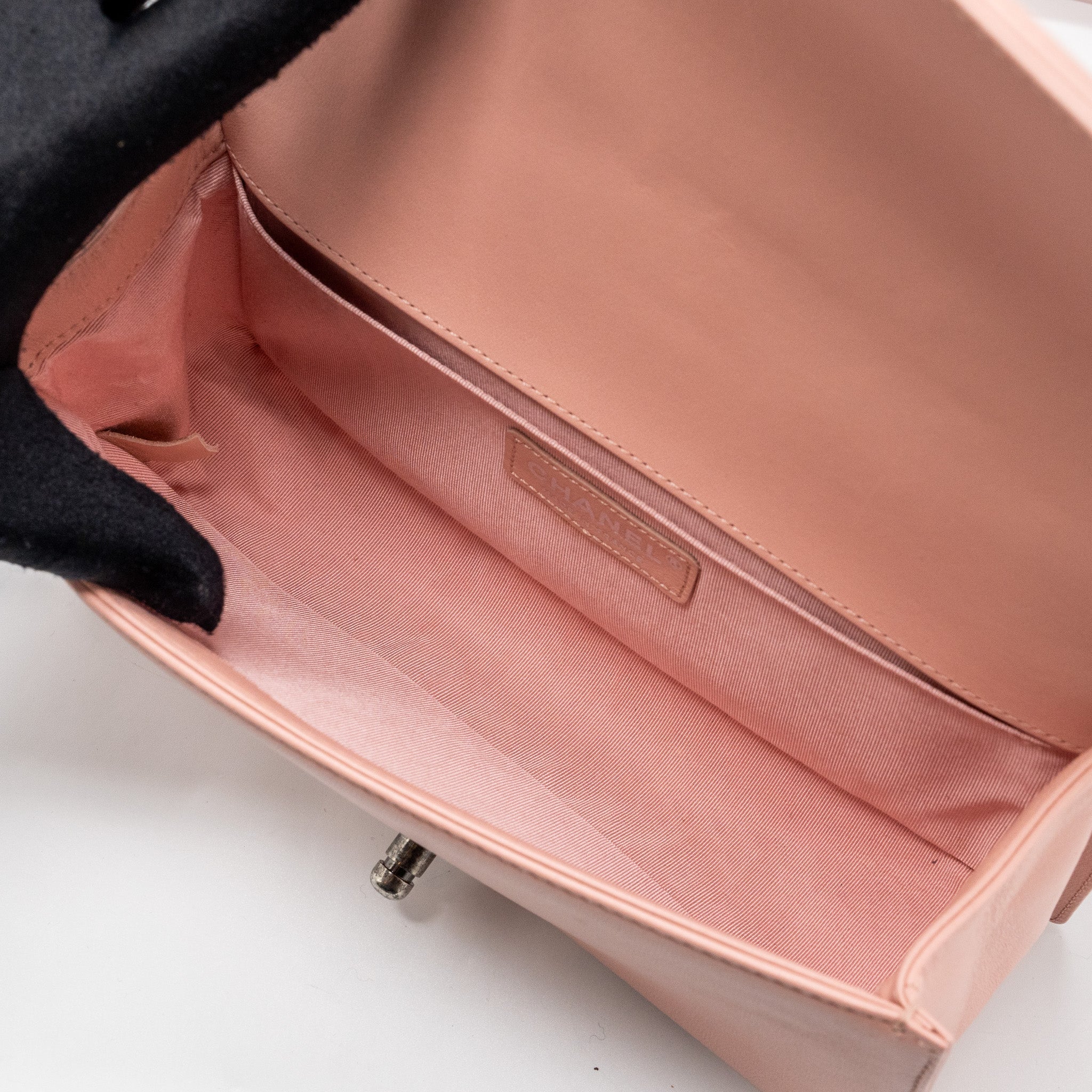 chanel-medium-boy-bag-lambskin-light-pink-ruthenium-hardware