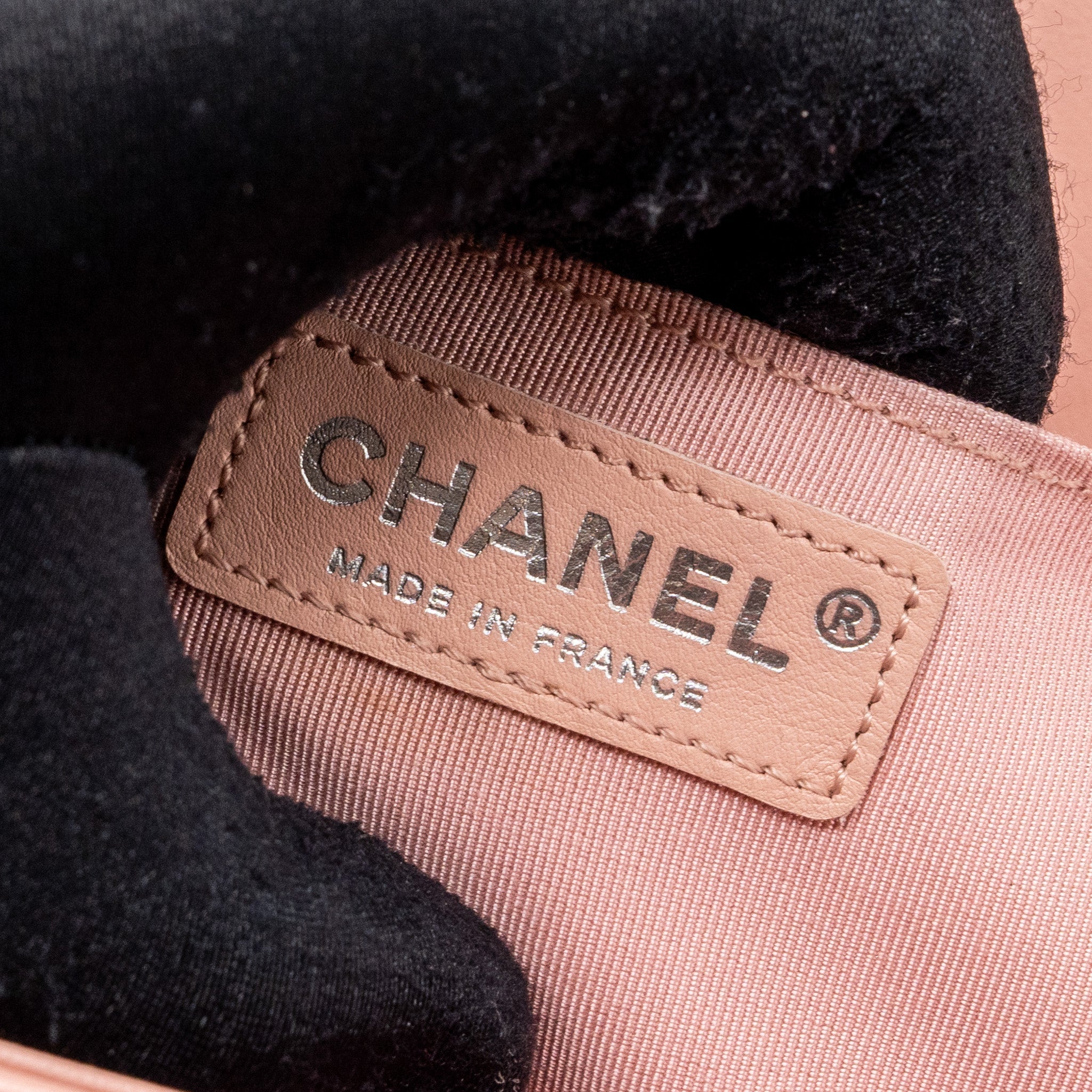 chanel-medium-boy-bag-lambskin-light-pink-ruthenium-hardware