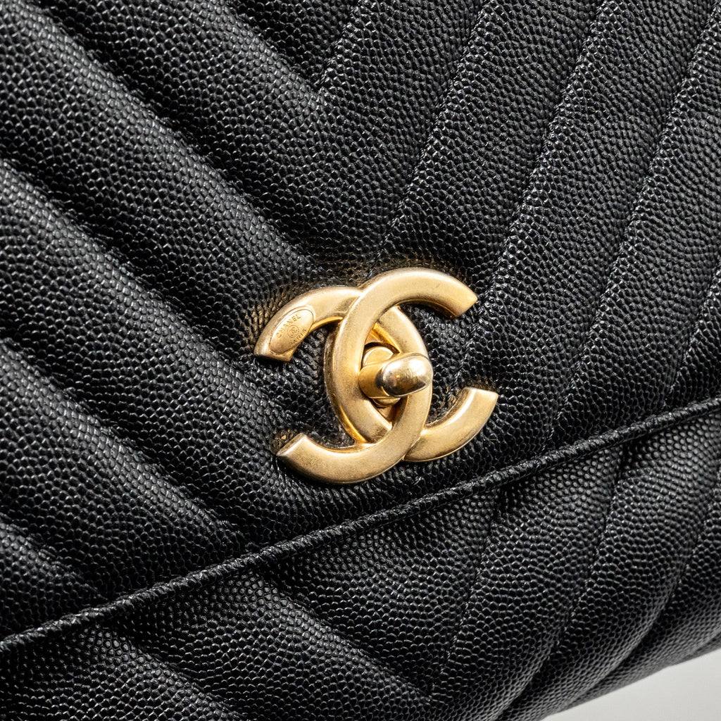 chanel-medium-chevron-coco-handle-caviar-black-ghw
