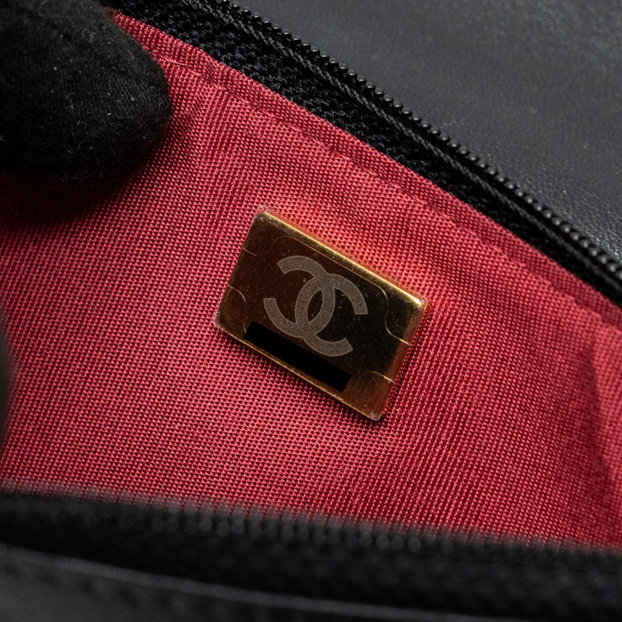 chanel-19-wallet-on-chain-lambskin-black-multicolor-hardware-microchip