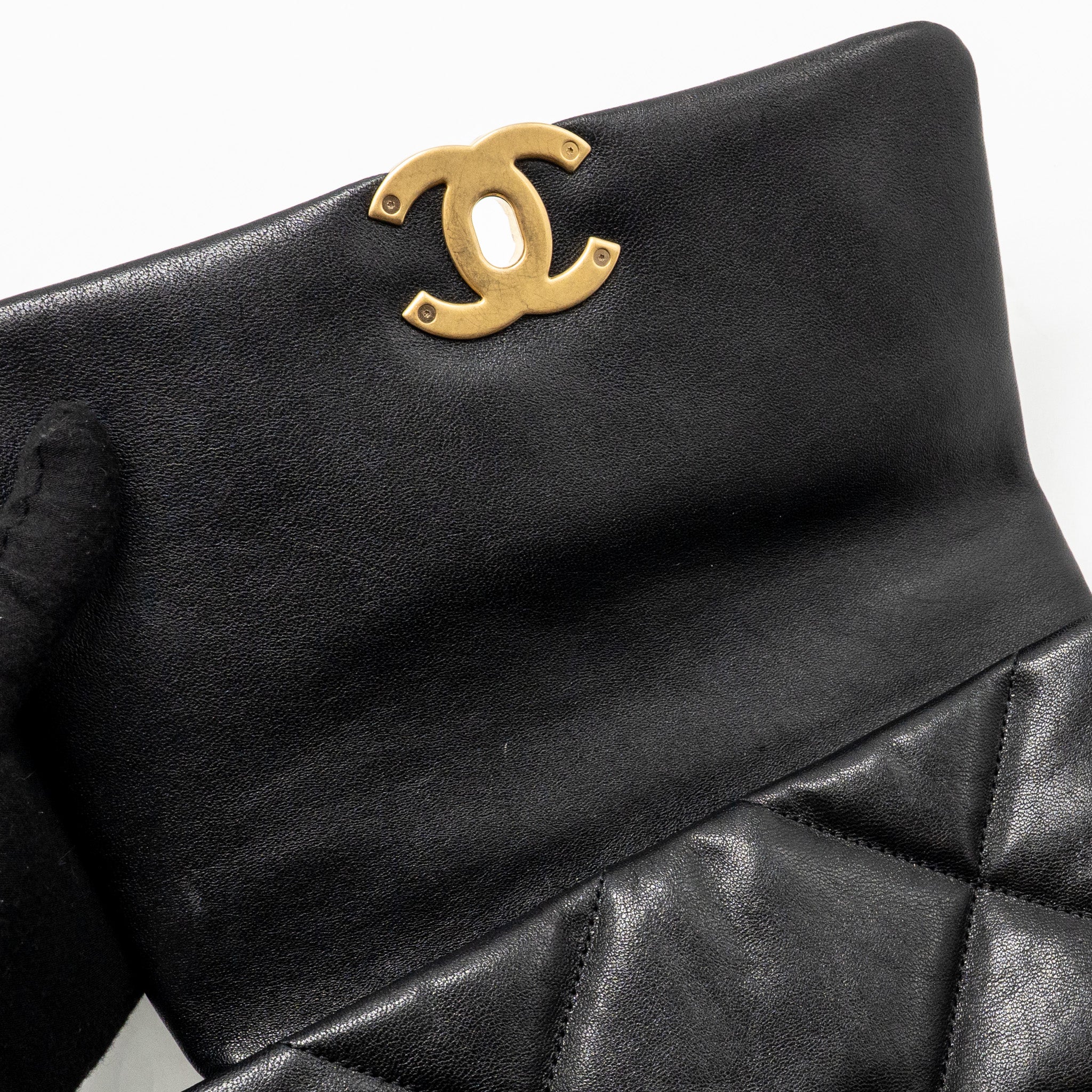 chanel-19bag-black