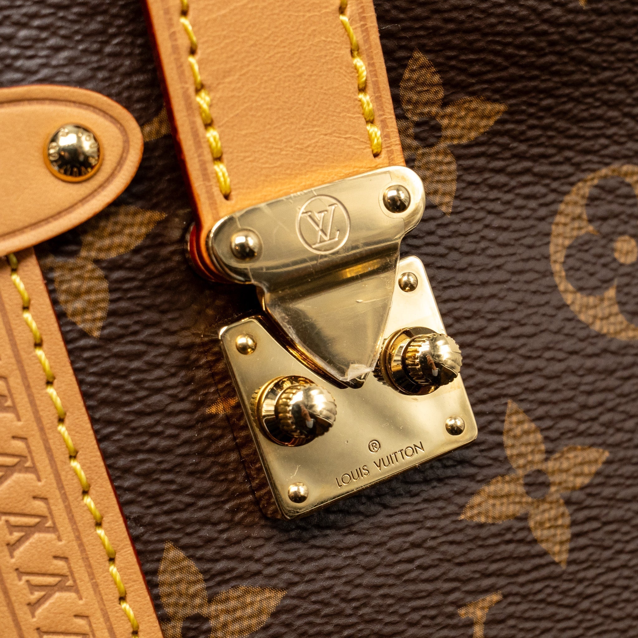 lv-side-trunk-m46358