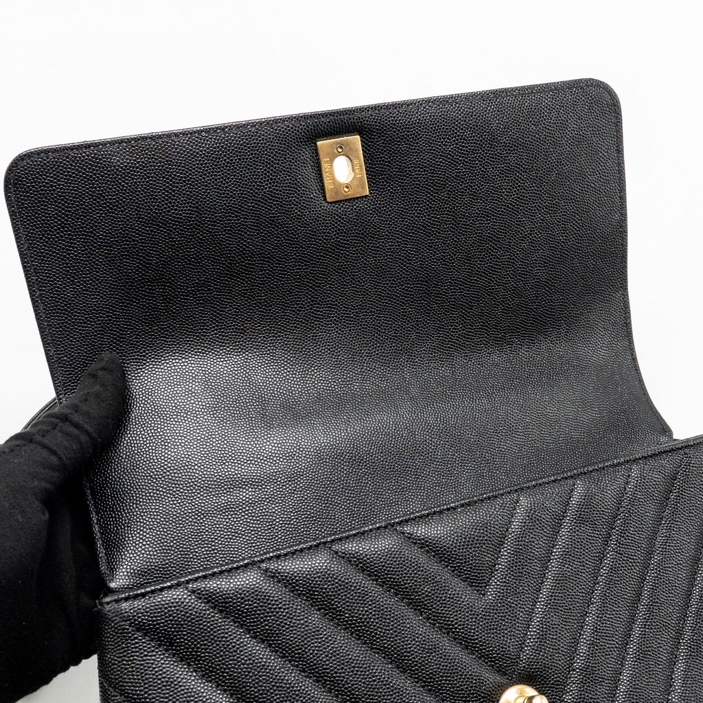 chanel-medium-chevron-coco-handle-caviar-black-ghw