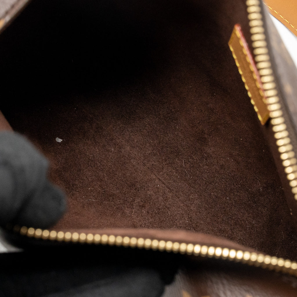 lv-side-trunk-m46358