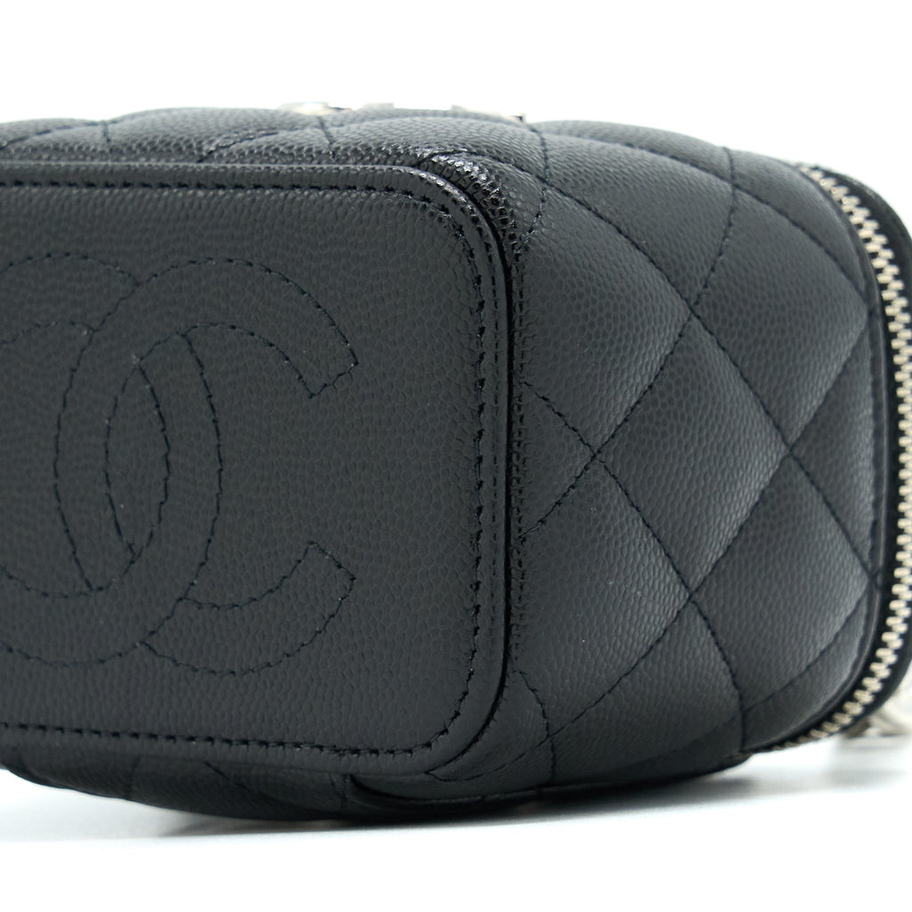 chanel-mini-vanity-with-giant-chain-caviar-black-shw
