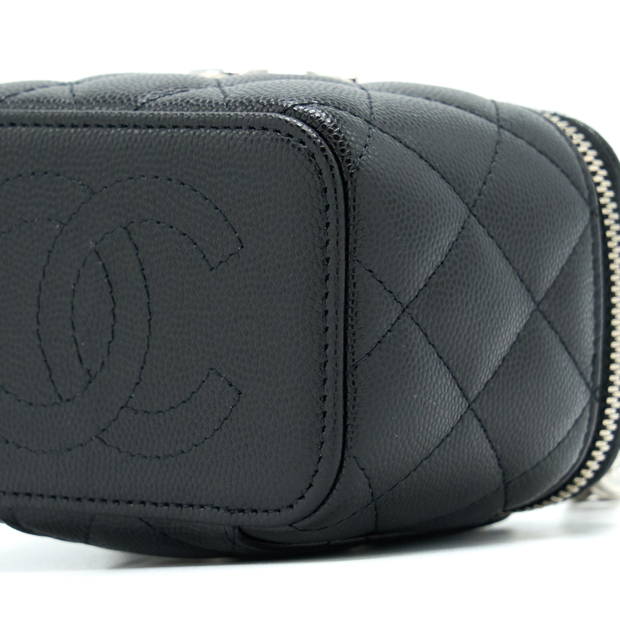 chanel-mini-vanity-with-giant-chain-caviar-black-shw