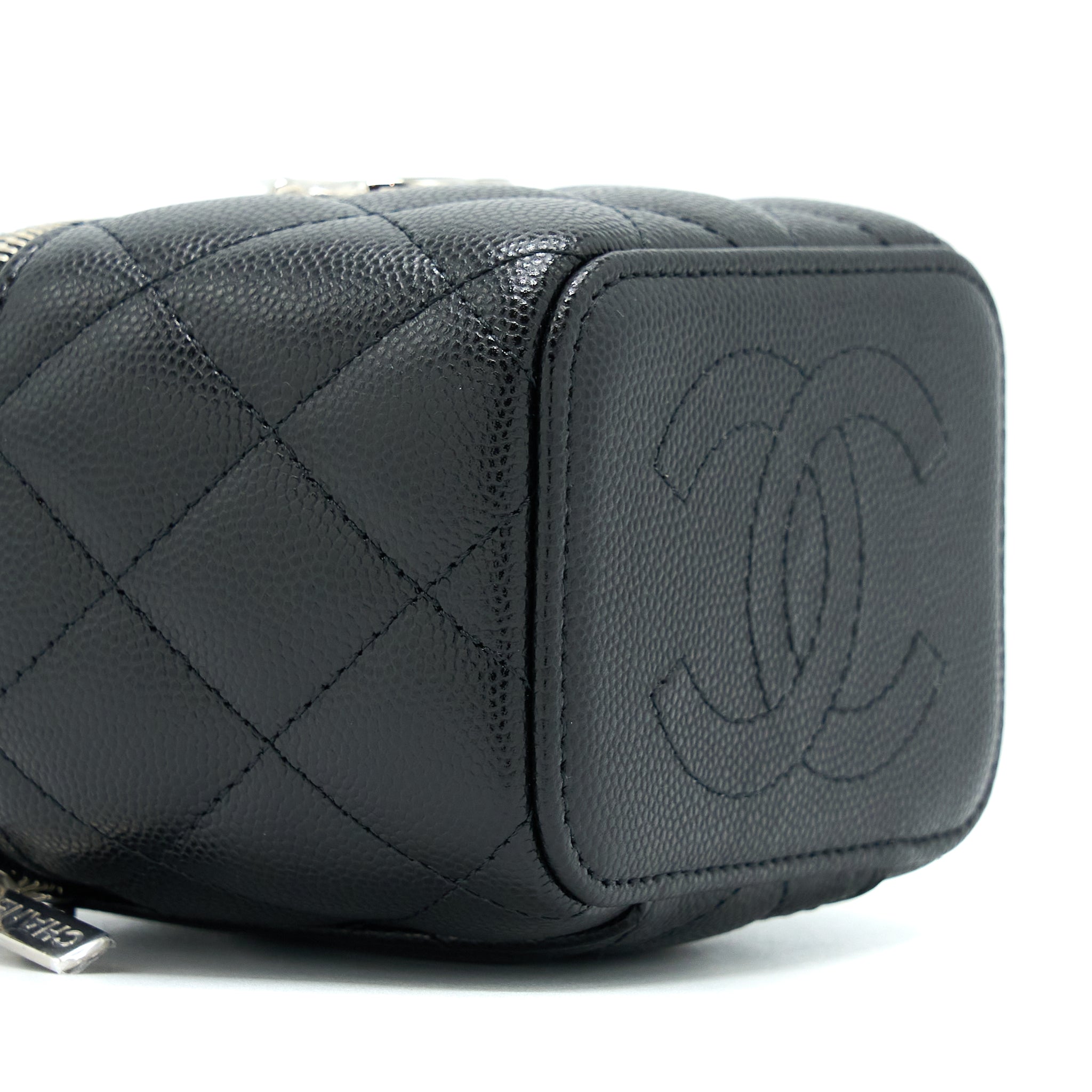 chanel-mini-vanity-with-giant-chain-caviar-black-shw