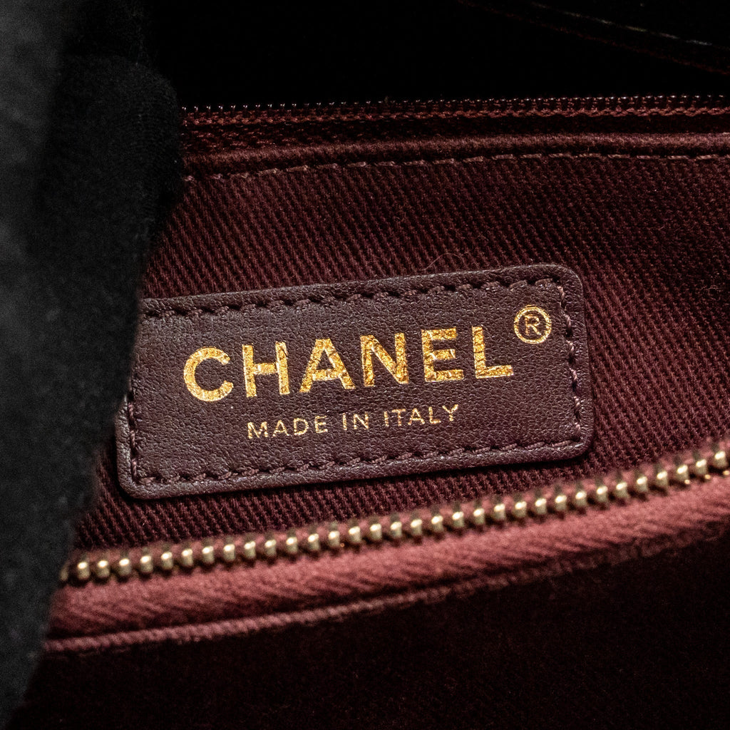 chanel-medium-chevron-coco-handle-caviar-black-ghw