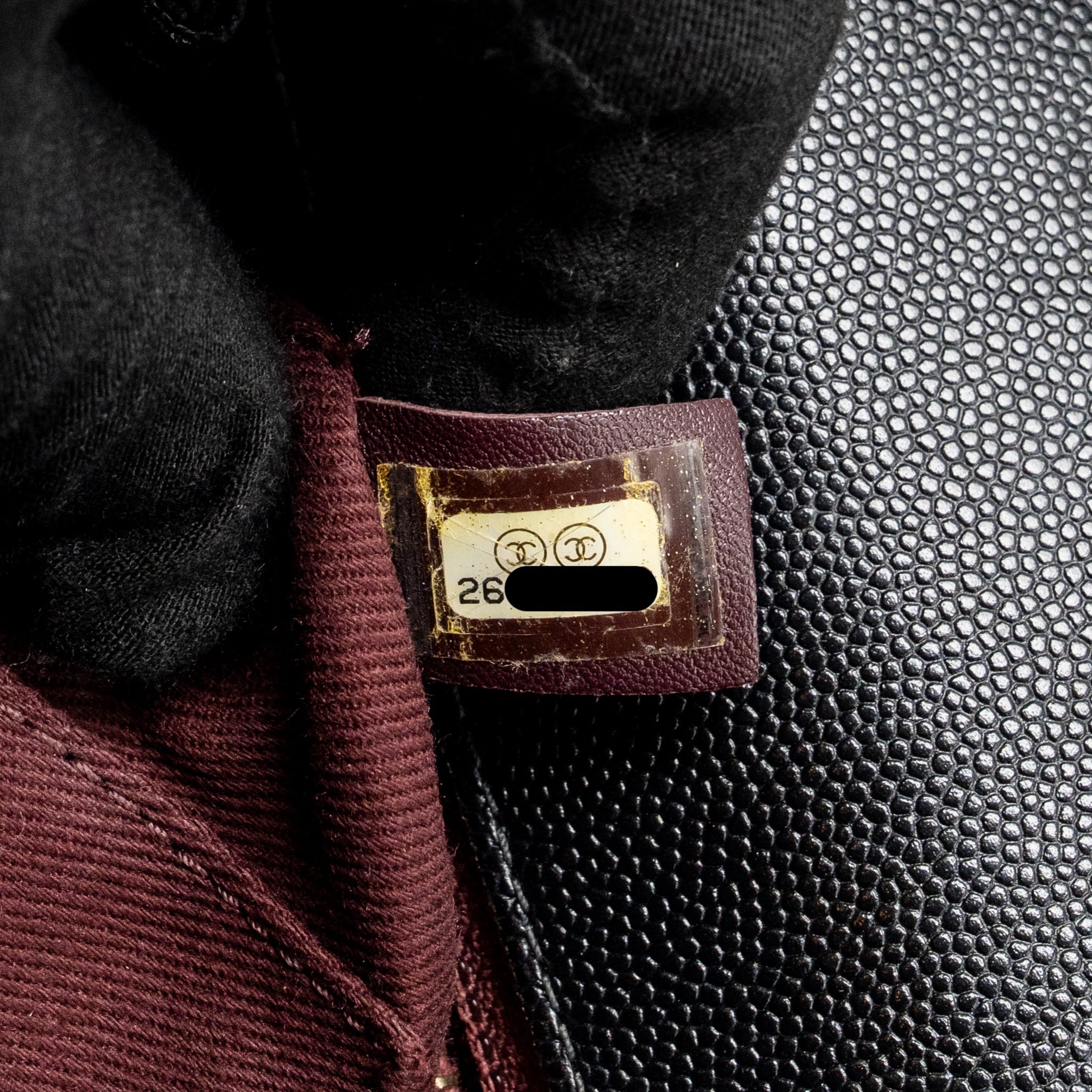 chanel-medium-chevron-coco-handle-caviar-black-ghw