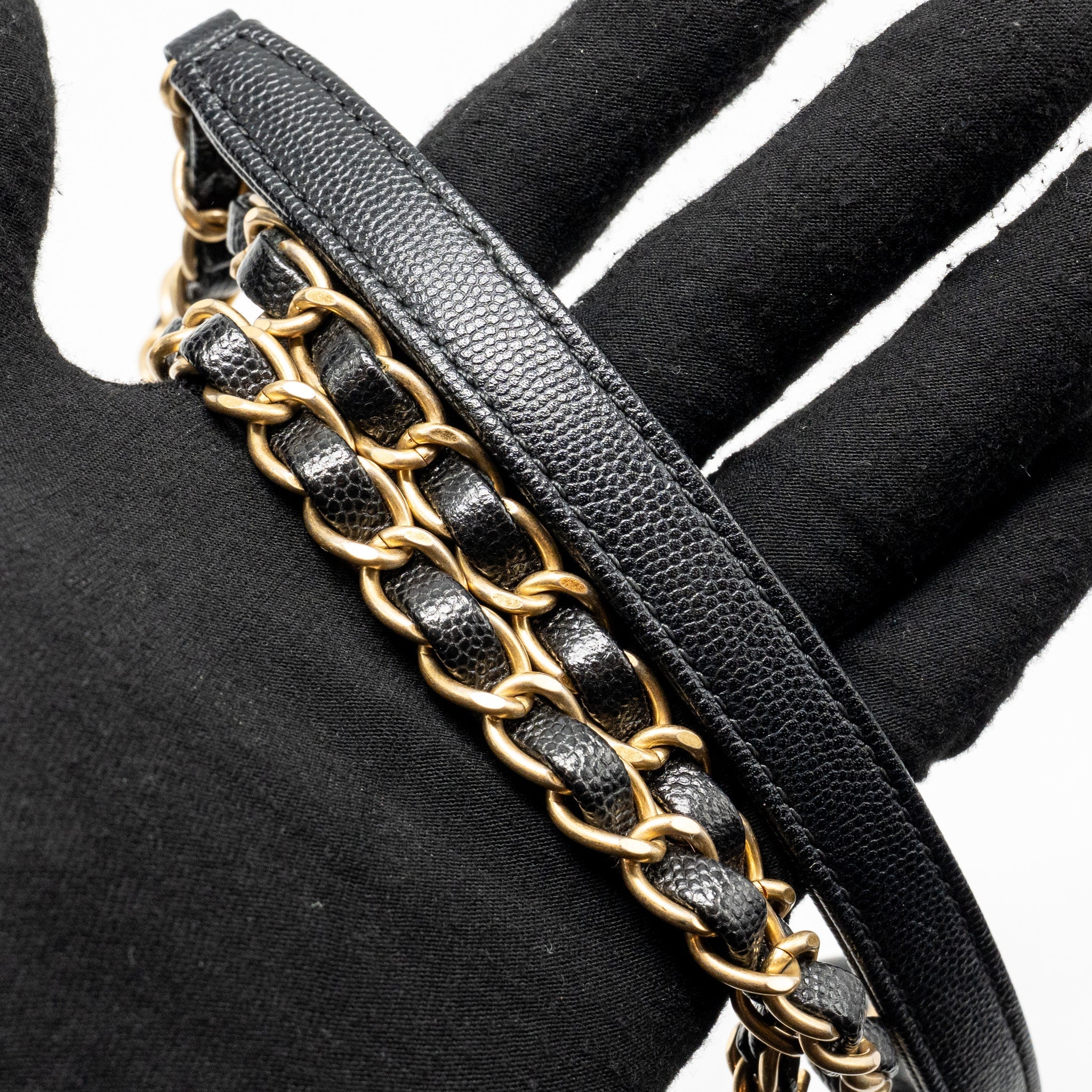 chanel-medium-chevron-coco-handle-caviar-black-ghw