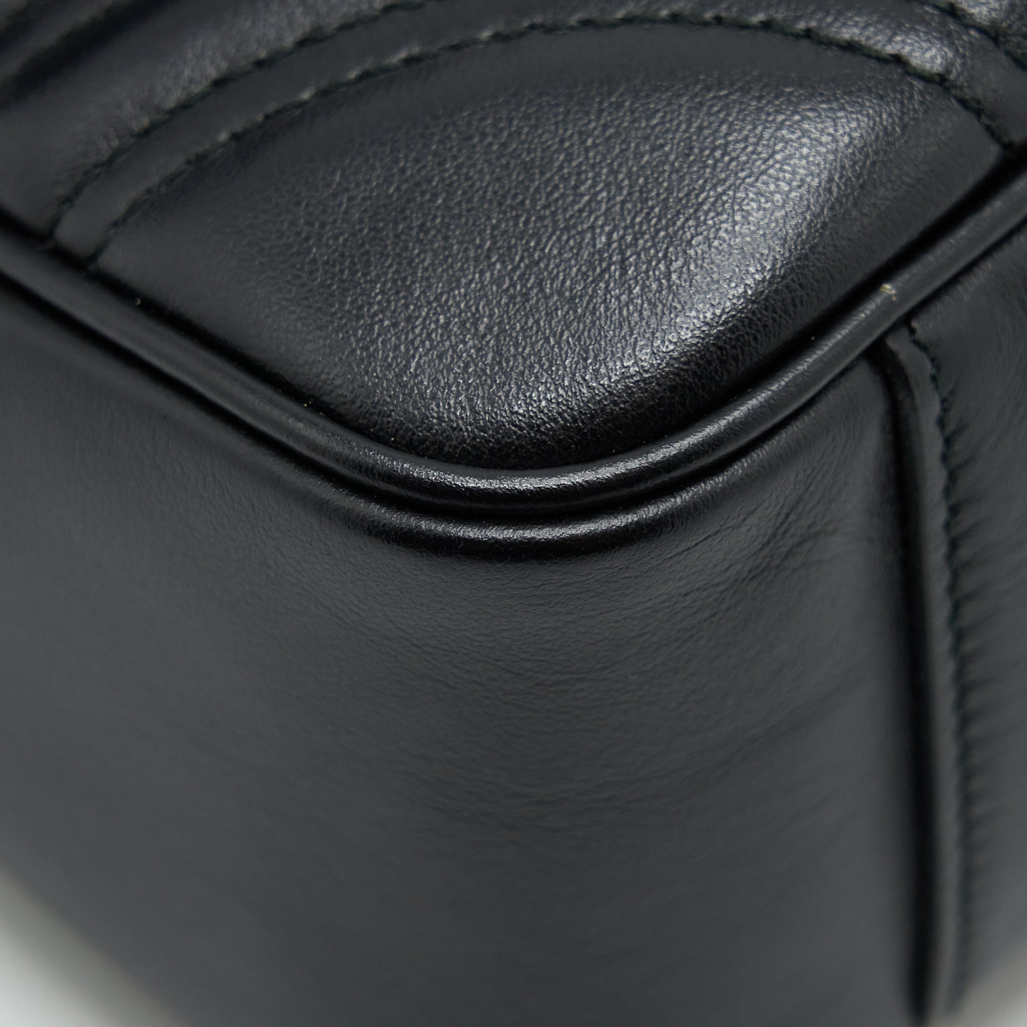 gucci-gg-marmont-small-matelasse-shoulder-bag-black-ghw-1