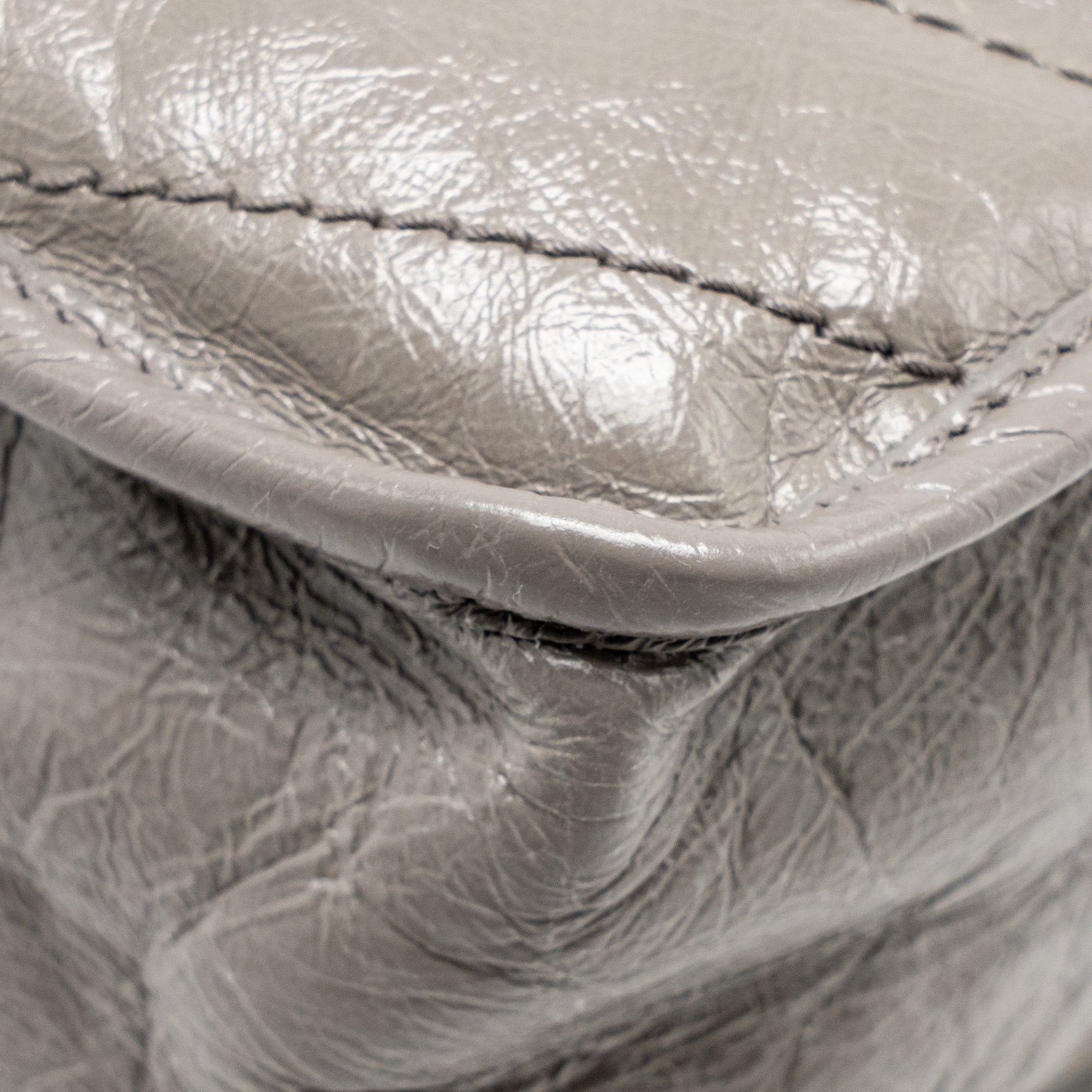 saint-laurent-ysl-large-niki-bag-calfskin-grey-shw