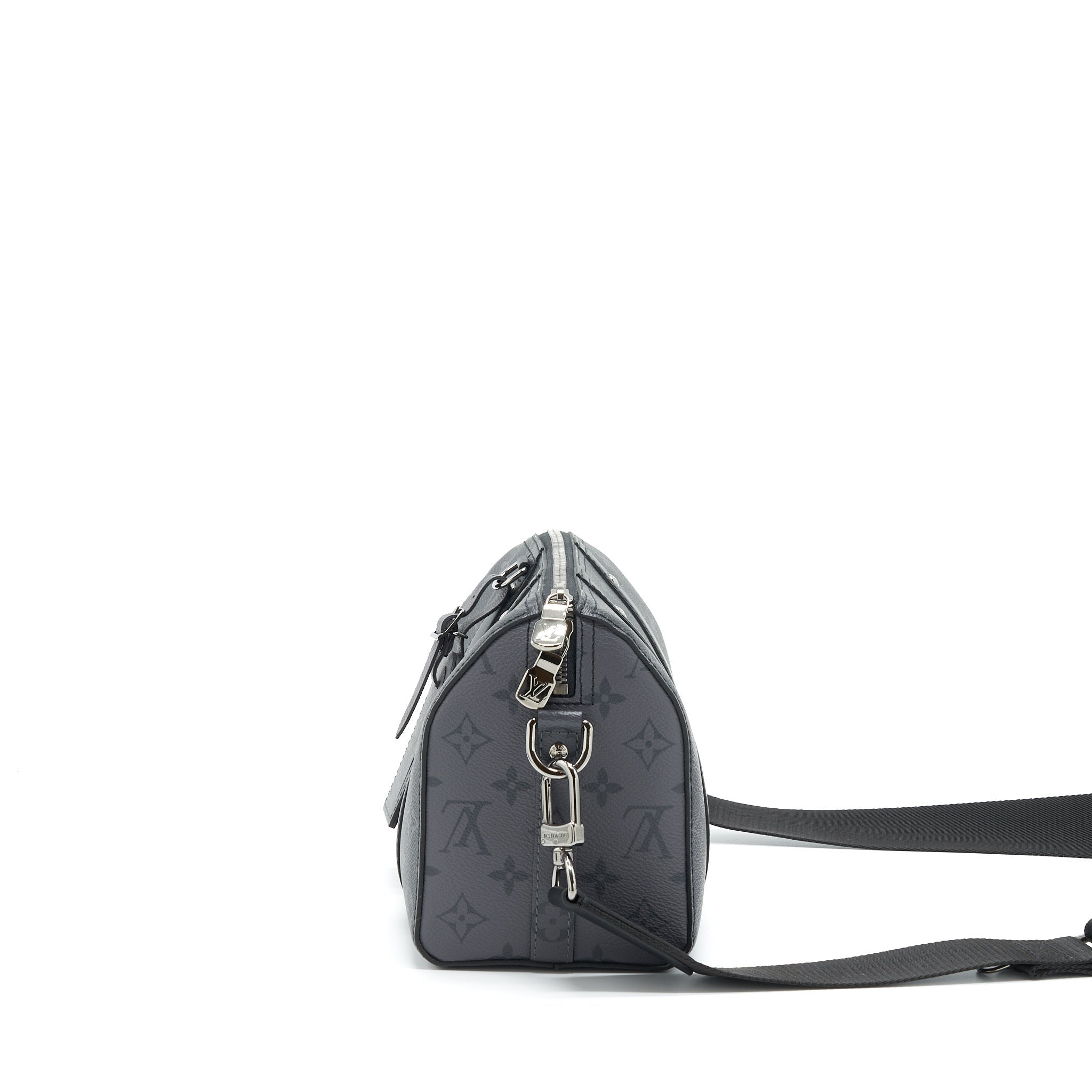 louis-vuitton-city-keeepall-27cm-monogram-eclipse-and-monogram-eclipse-reverse