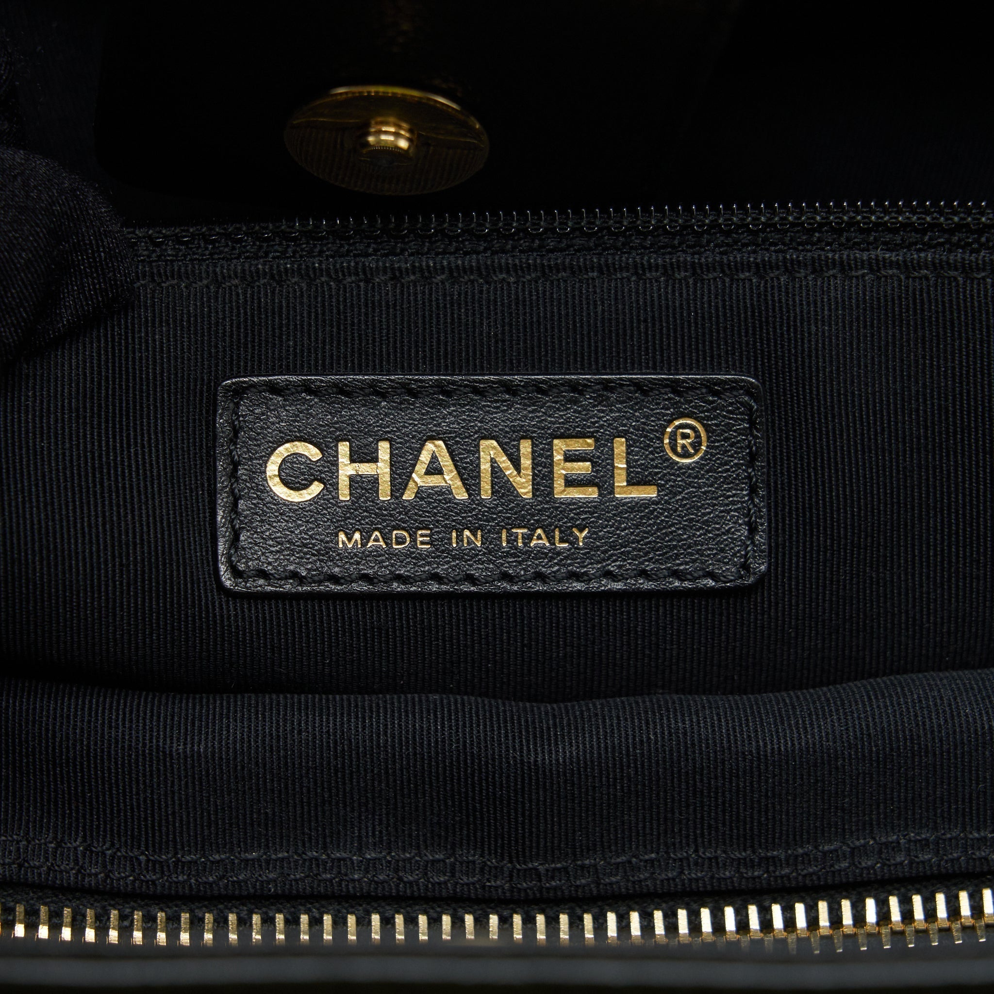 chanel-cerf-tote-bag-grained-calfskin-black-with-ghw