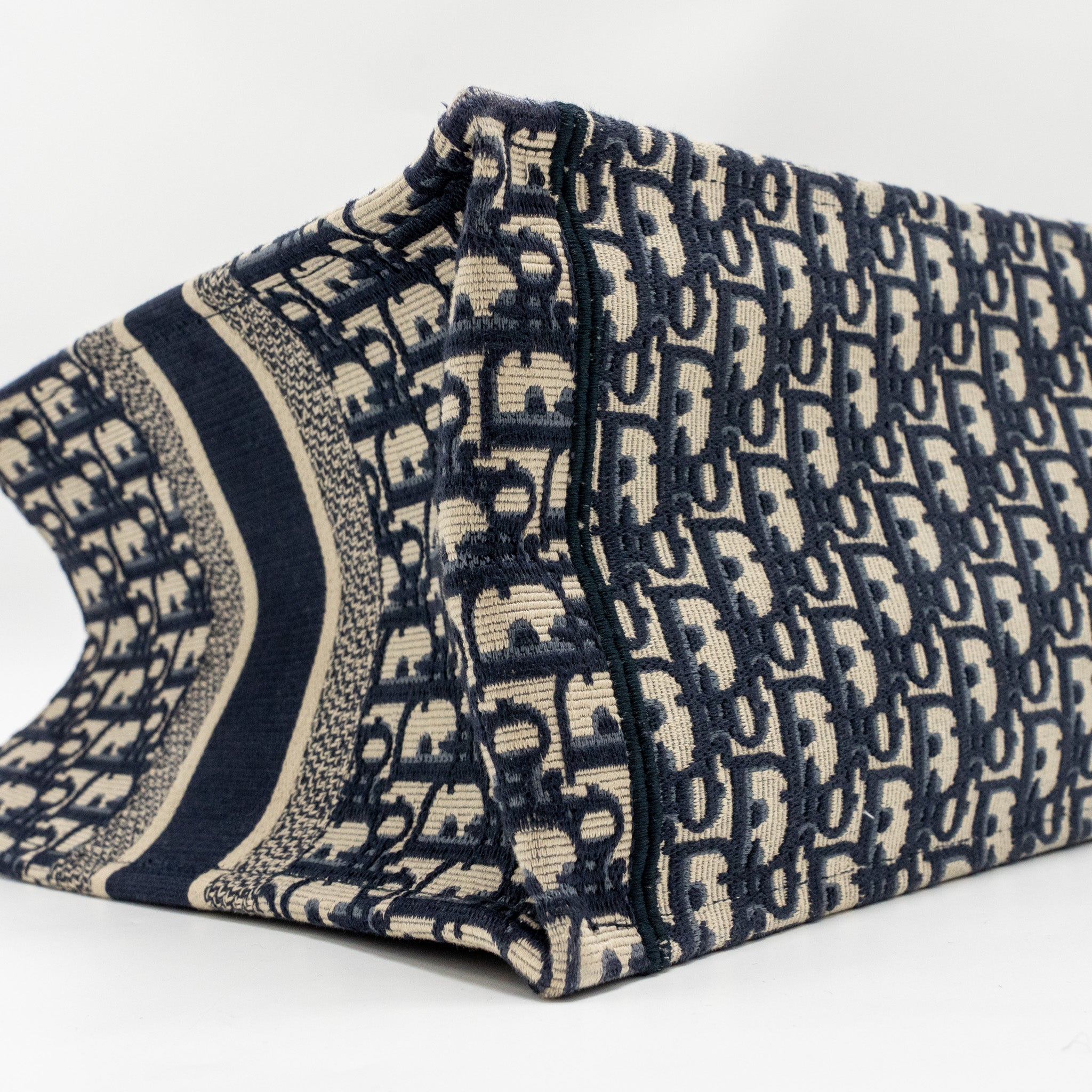 dior-medium-dior-book-tote-dior-oblique-embroidery-ecru-blue