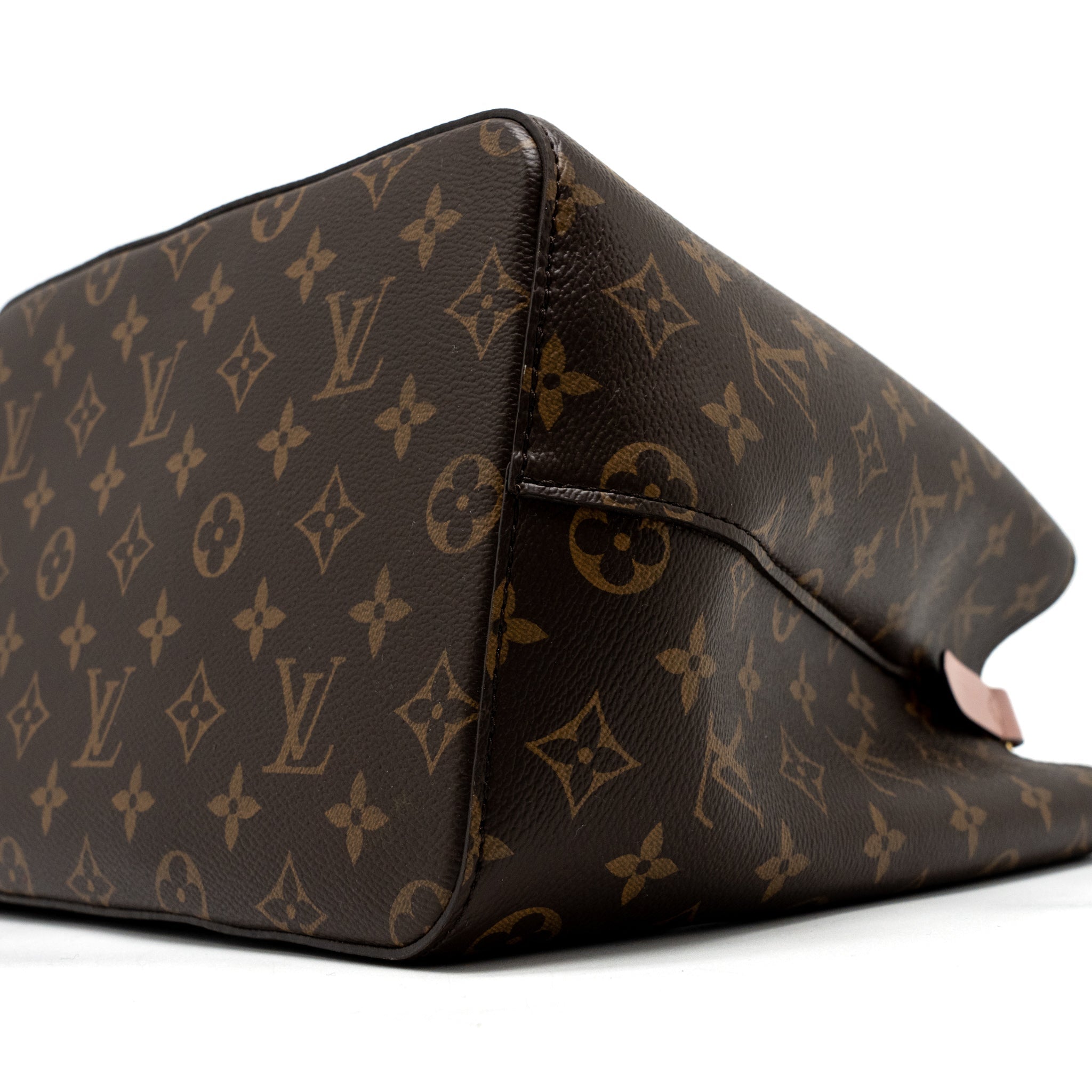 louis-vuitton-neonoe-monogram-canvas-rose-poudre-ghw-new-version