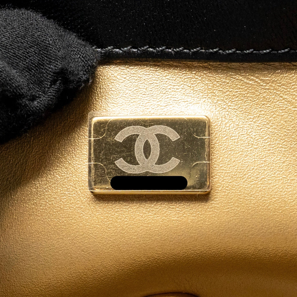 chanel-pearl-crush-mini-rectangular-flap-bag-lambskin-black-ghw-microchip-5