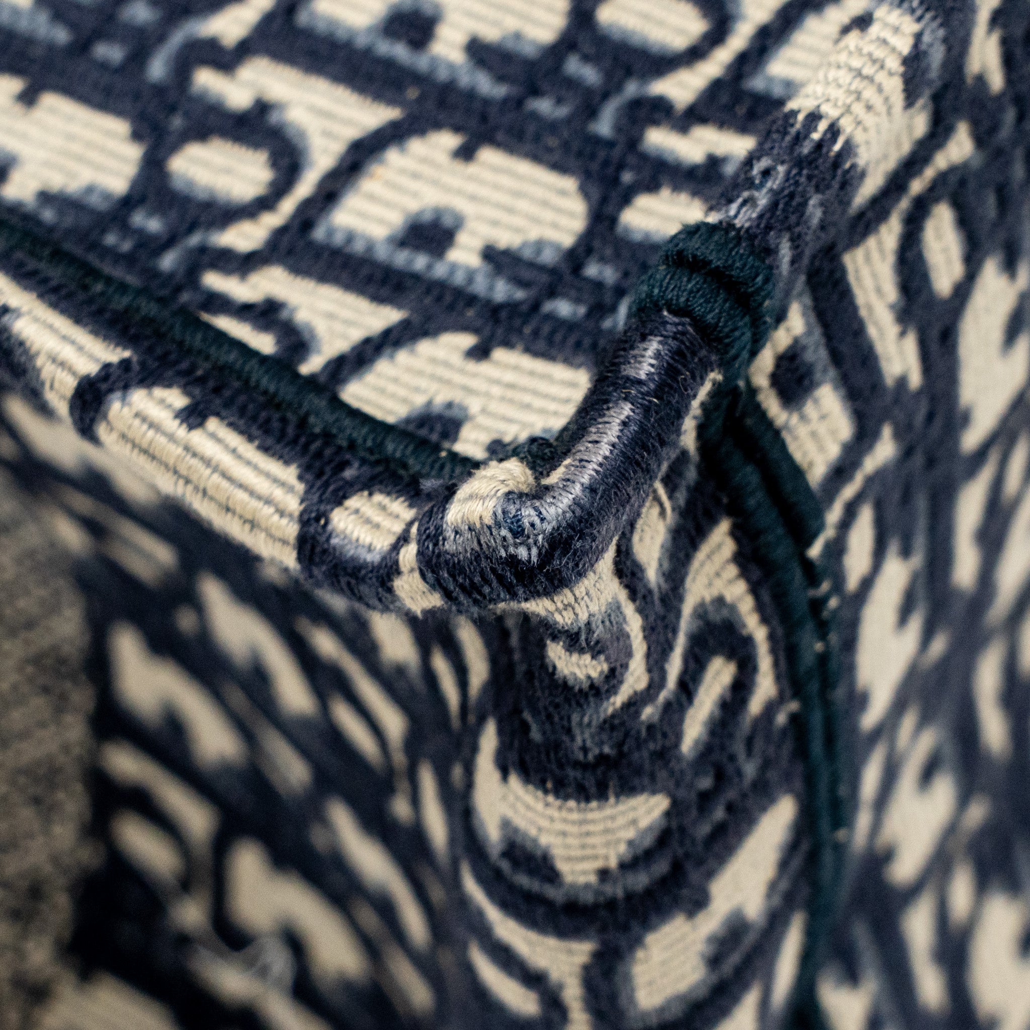 dior-medium-dior-book-tote-dior-oblique-embroidery-ecru-blue