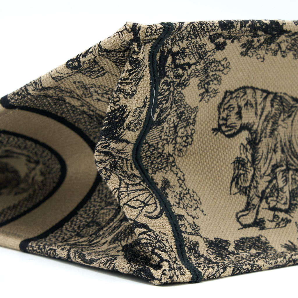 dior-medium-dior-book-tote-beige-toile-de-joey-embroidery