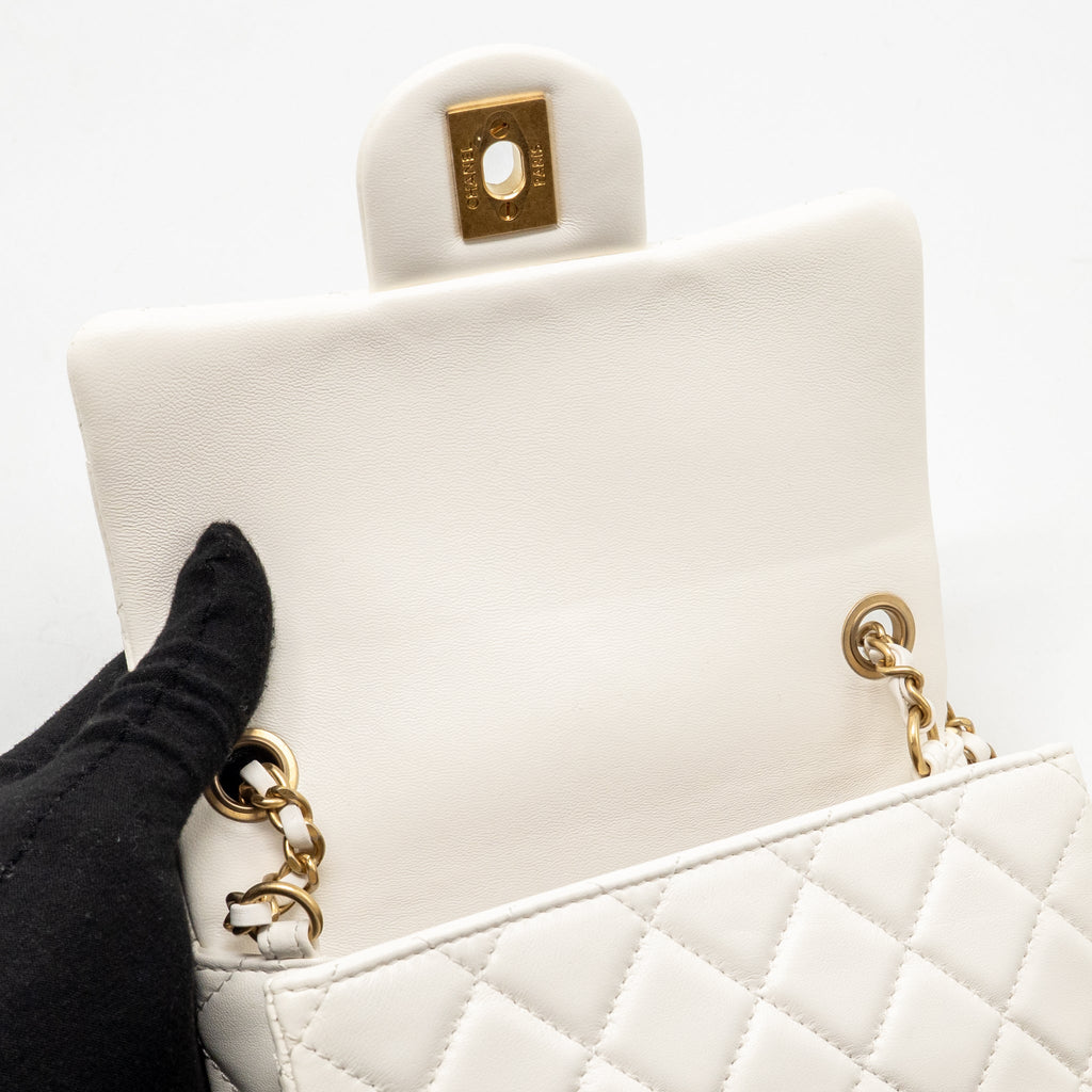 chanel-pearl-crush-mini-square-flap-bag-lambskin-white-ghw-microchip