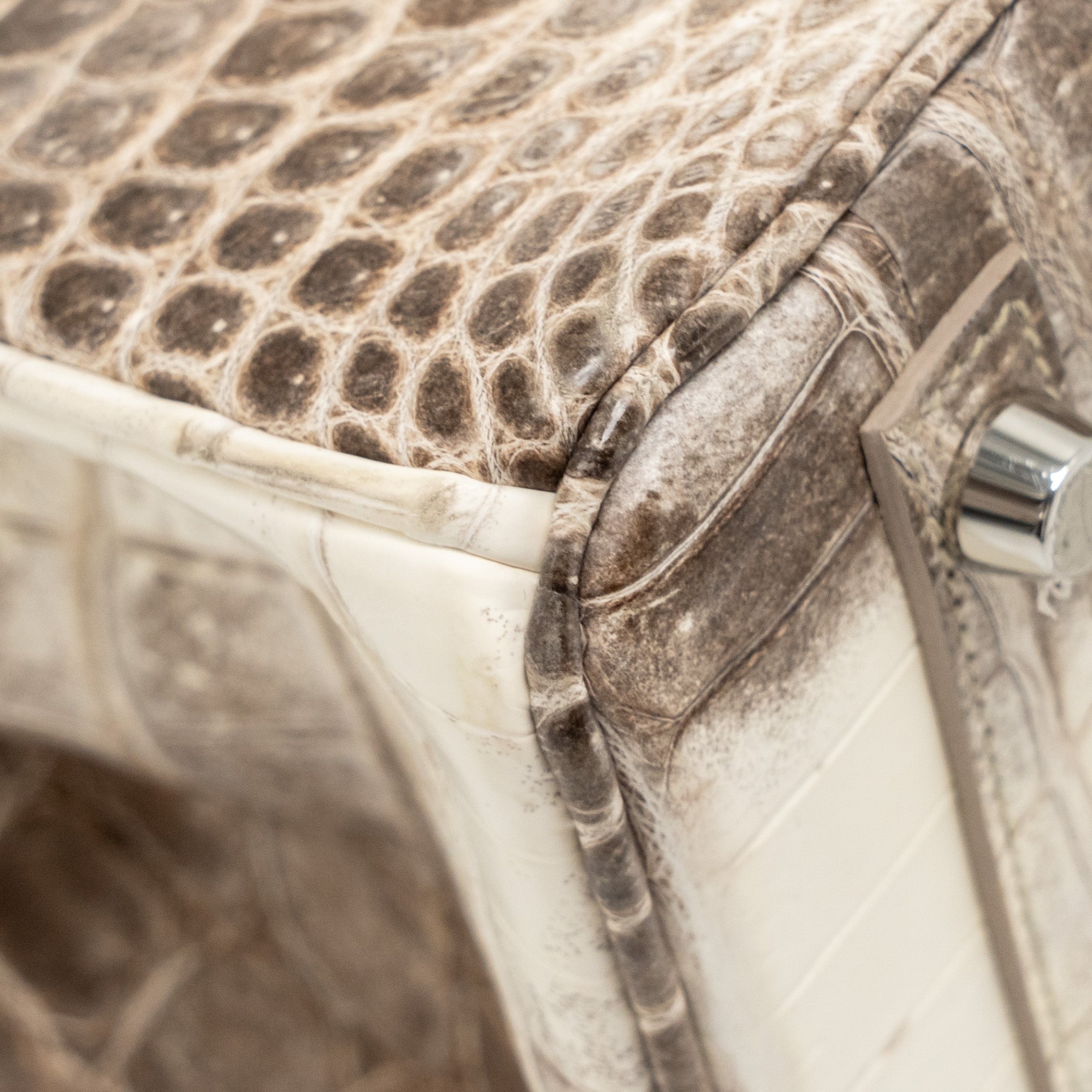 hermes-birkin-25-crocodile-niloticus-himalaya-01-blanc-shw-stamp-y