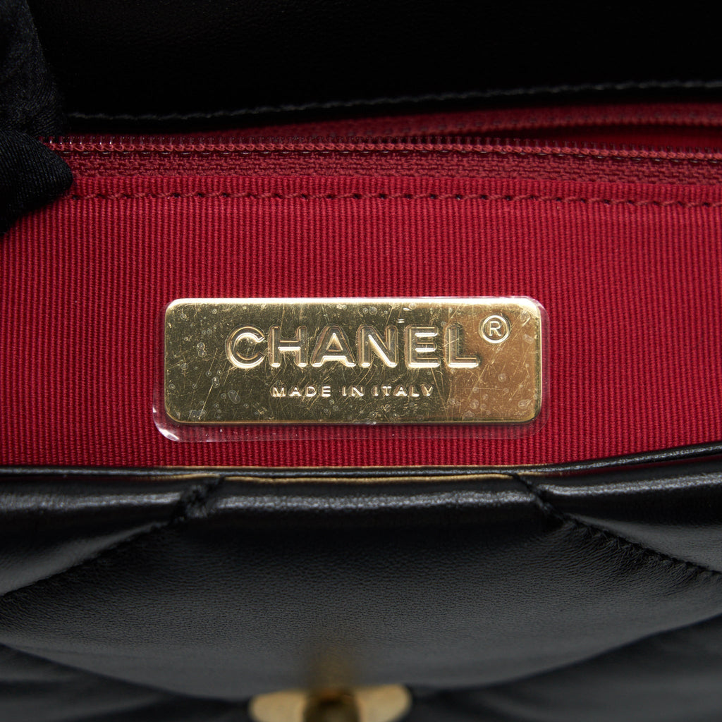 chanel-small-19-bag-lambskin-black-ghw-microchip-1