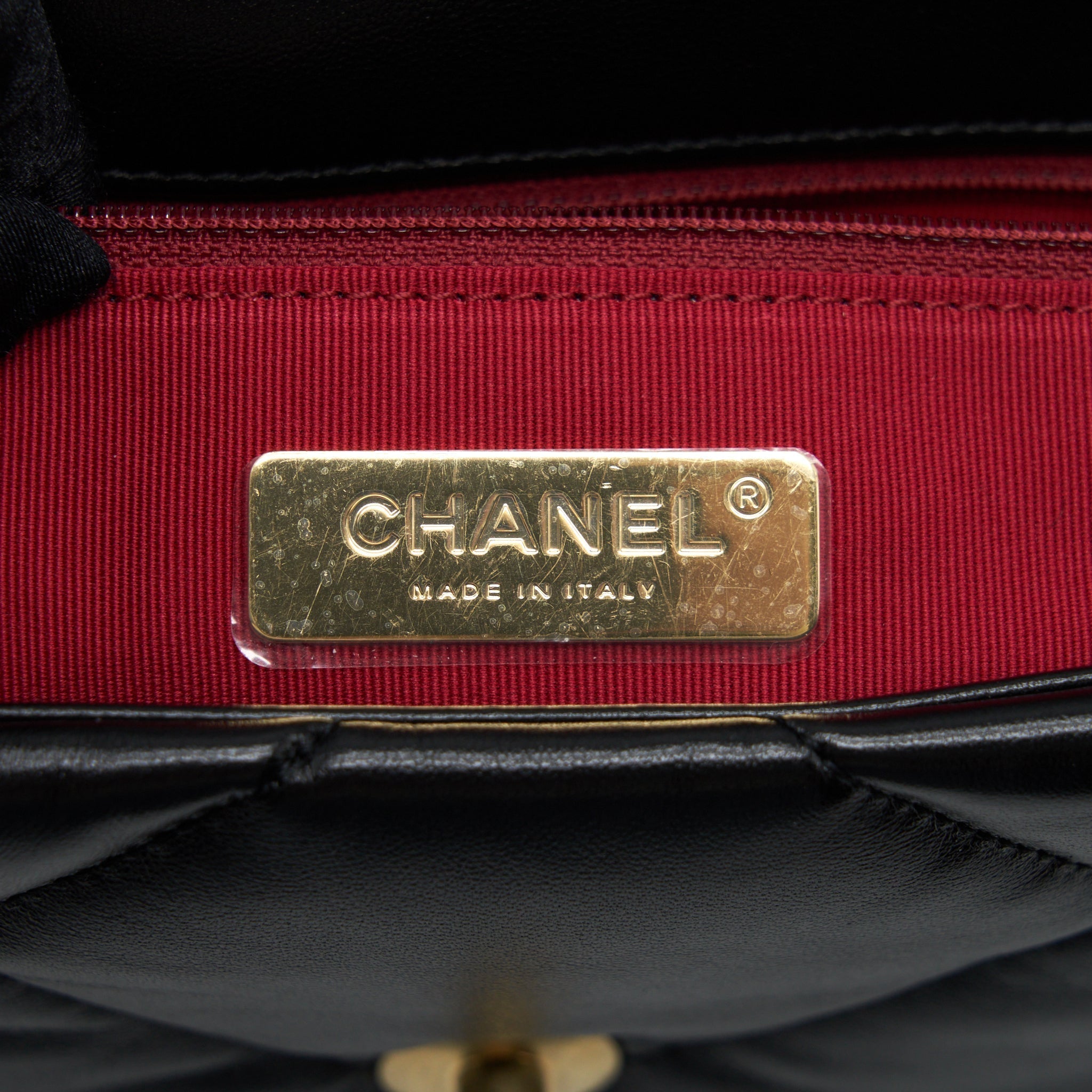 chanel-small-19-bag-lambskin-black-ghw-microchip-1
