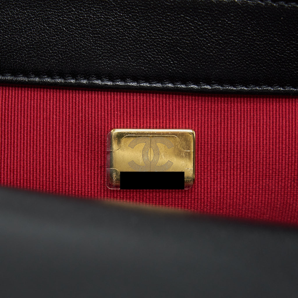 chanel-small-19-bag-lambskin-black-ghw-microchip-1