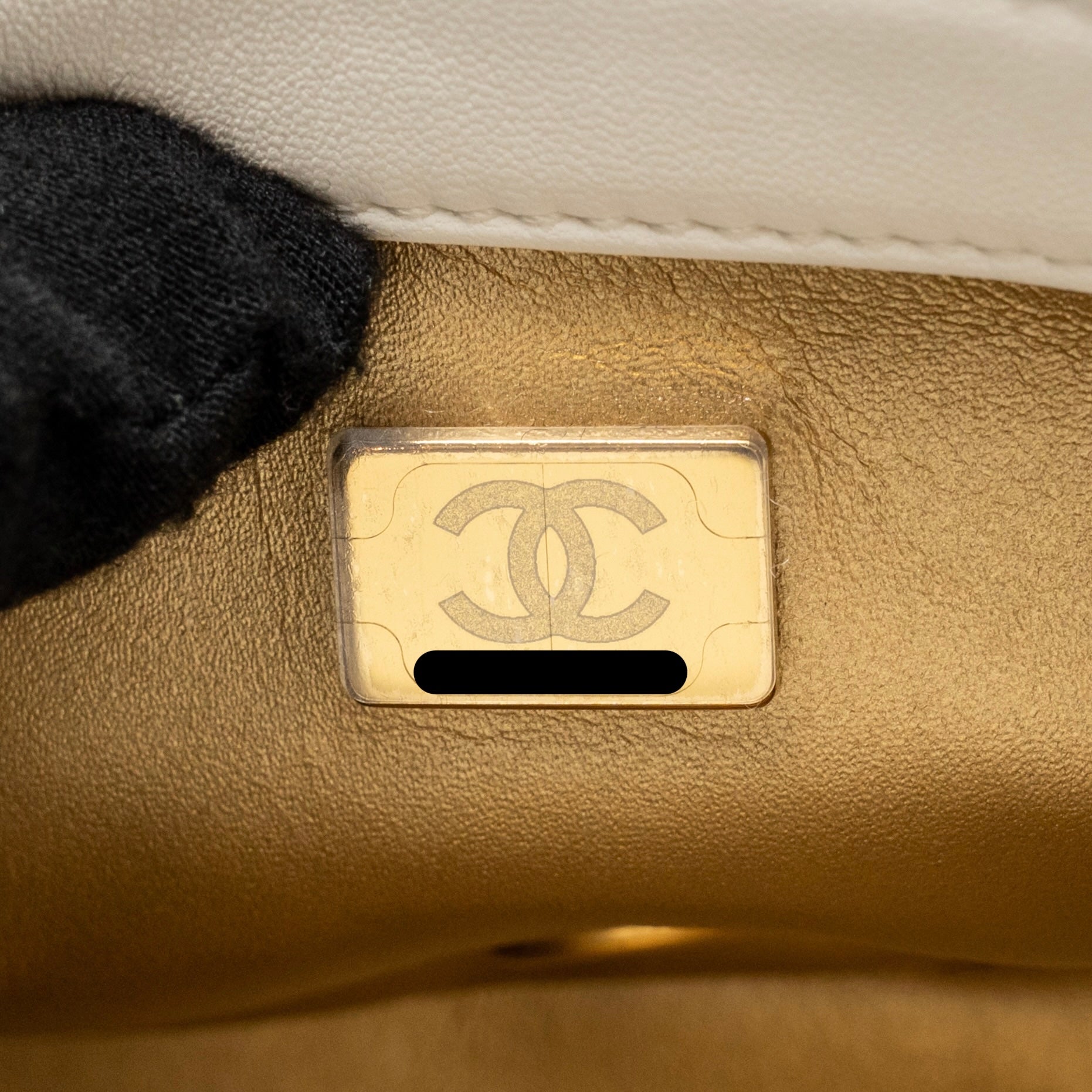 chanel-pearl-crush-mini-square-flap-bag-lambskin-white-ghw-microchip