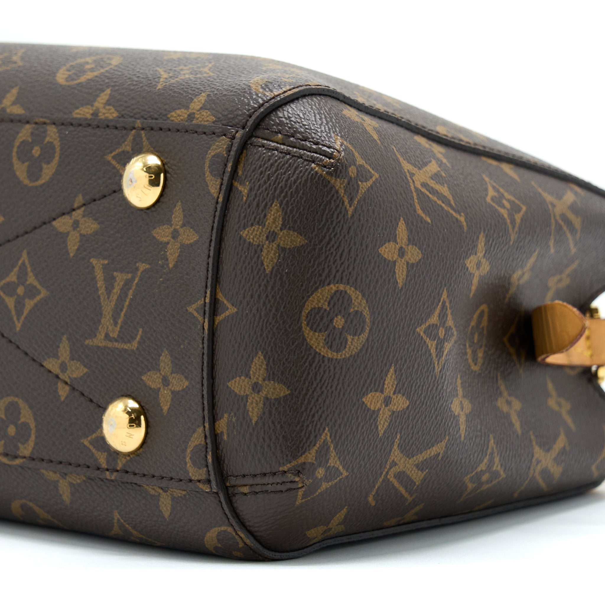 louis-vuitton-montaigne-bb-monogram-canvas-ghw