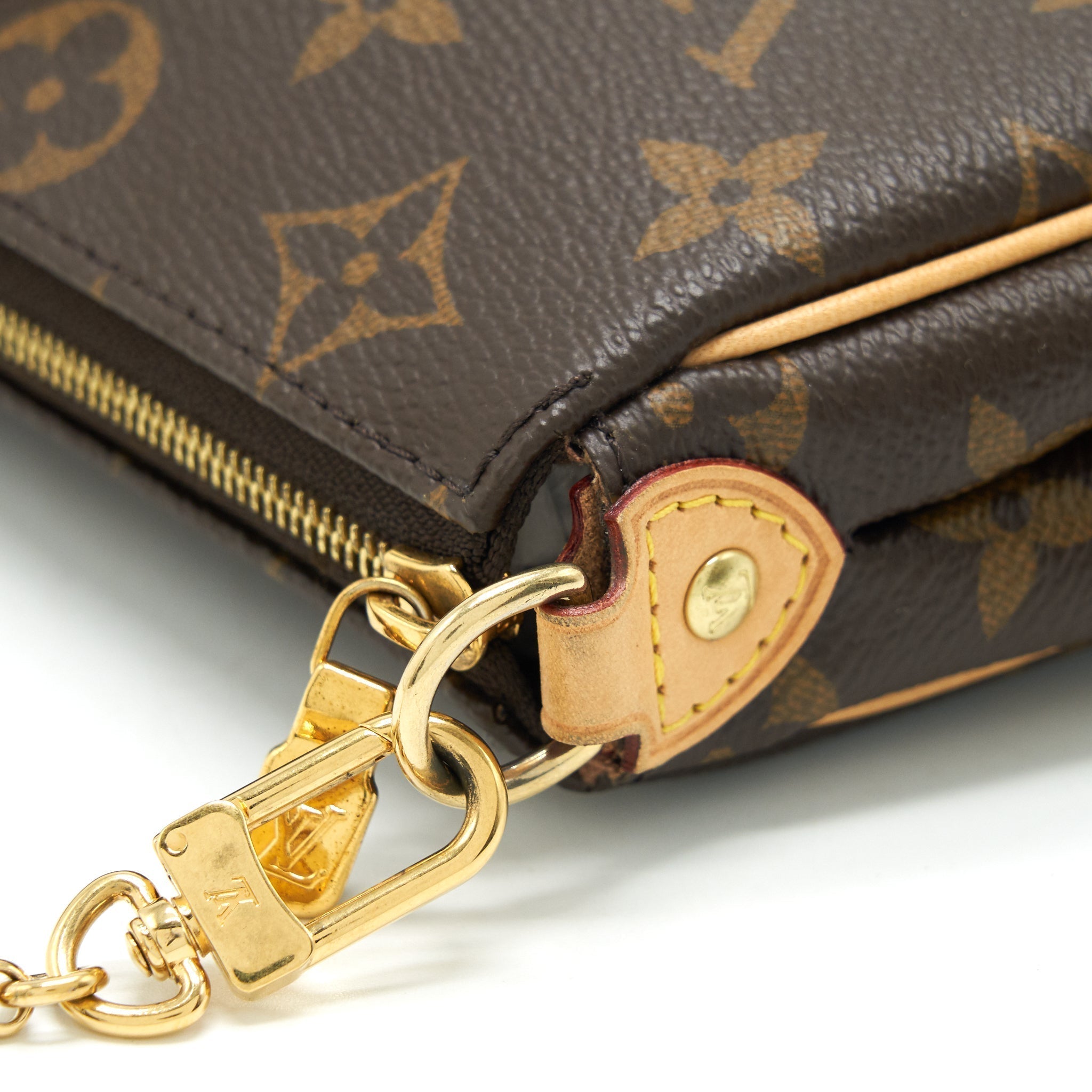 louis-vuitton-eva-pochette-monogram-canvas