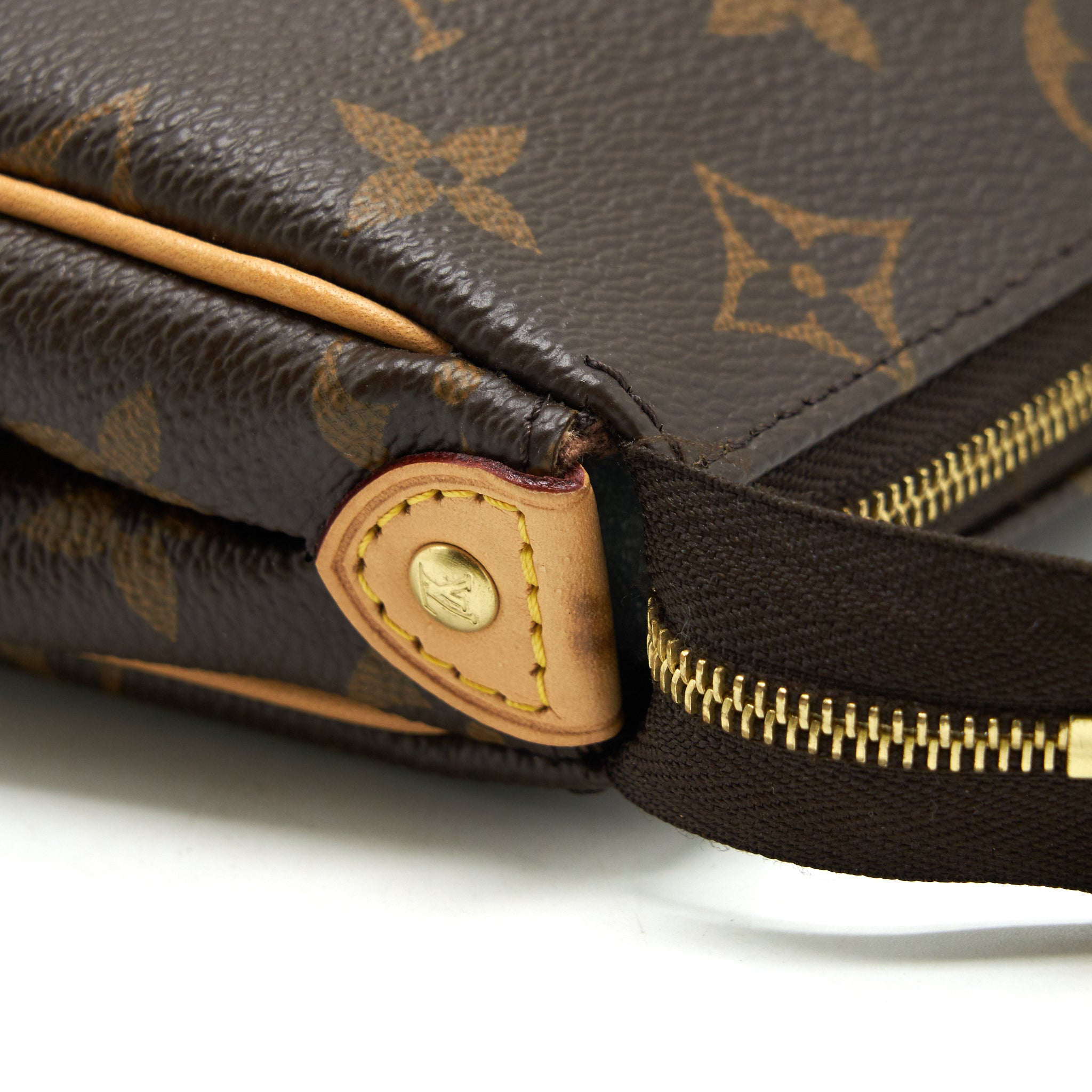 louis-vuitton-eva-pochette-monogram-canvas