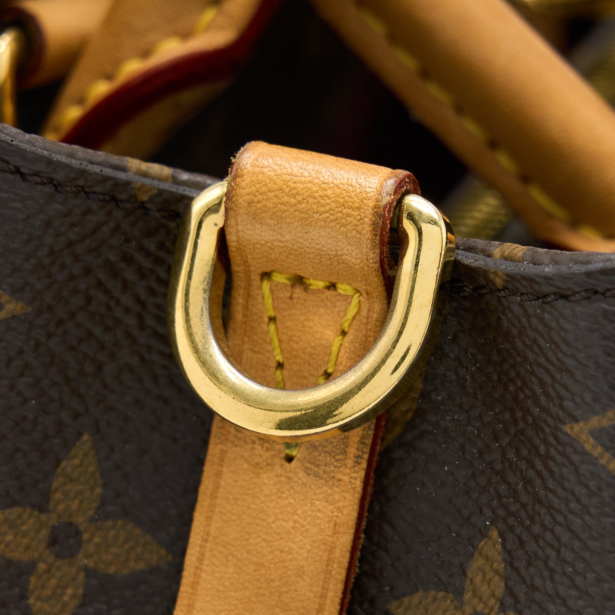 louis-vuitton-montaigne-bb-monogram-canvas-ghw