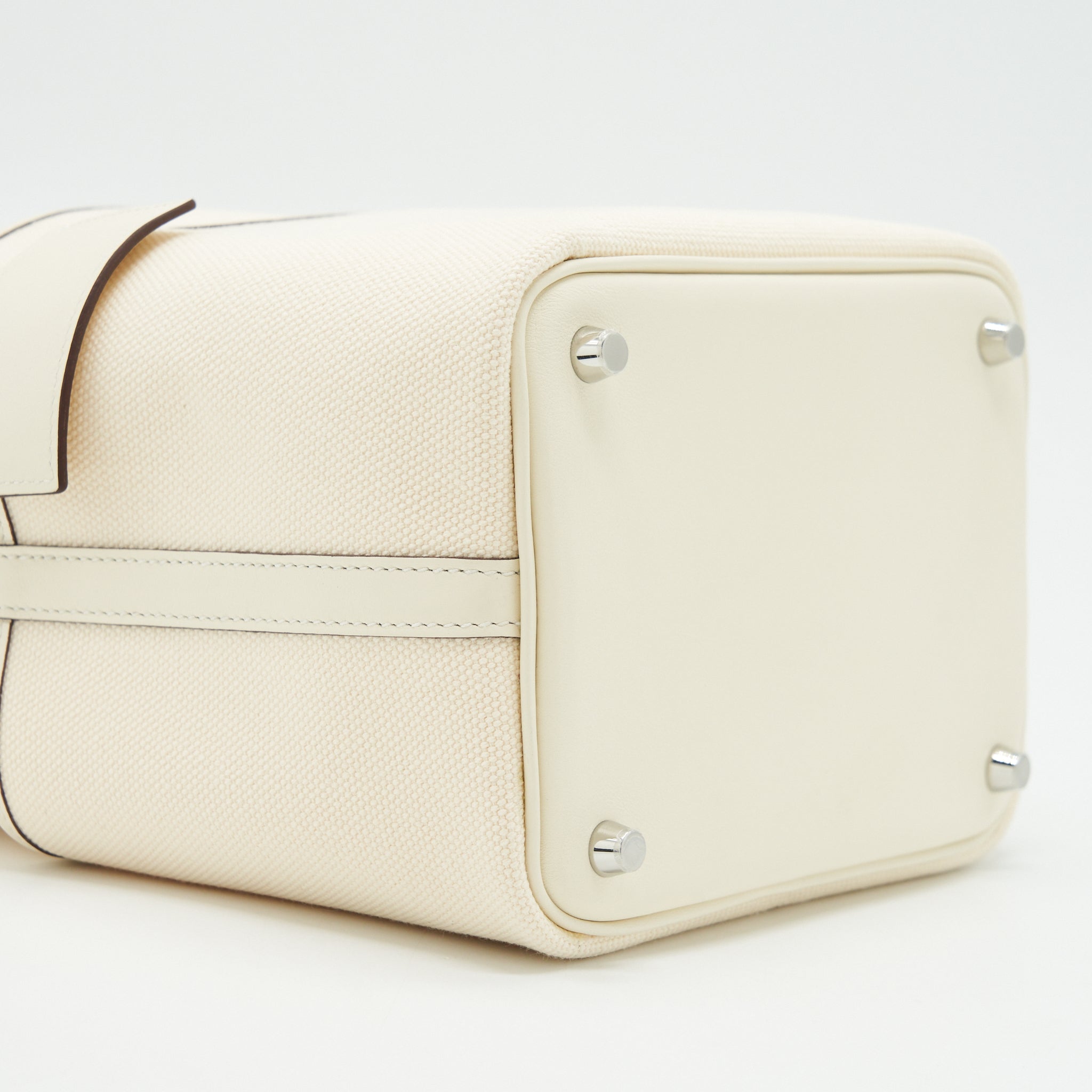 hermes-picotin-cargo-18-swift-and-toile-canvas-ecru-nata-shw-stamp-z