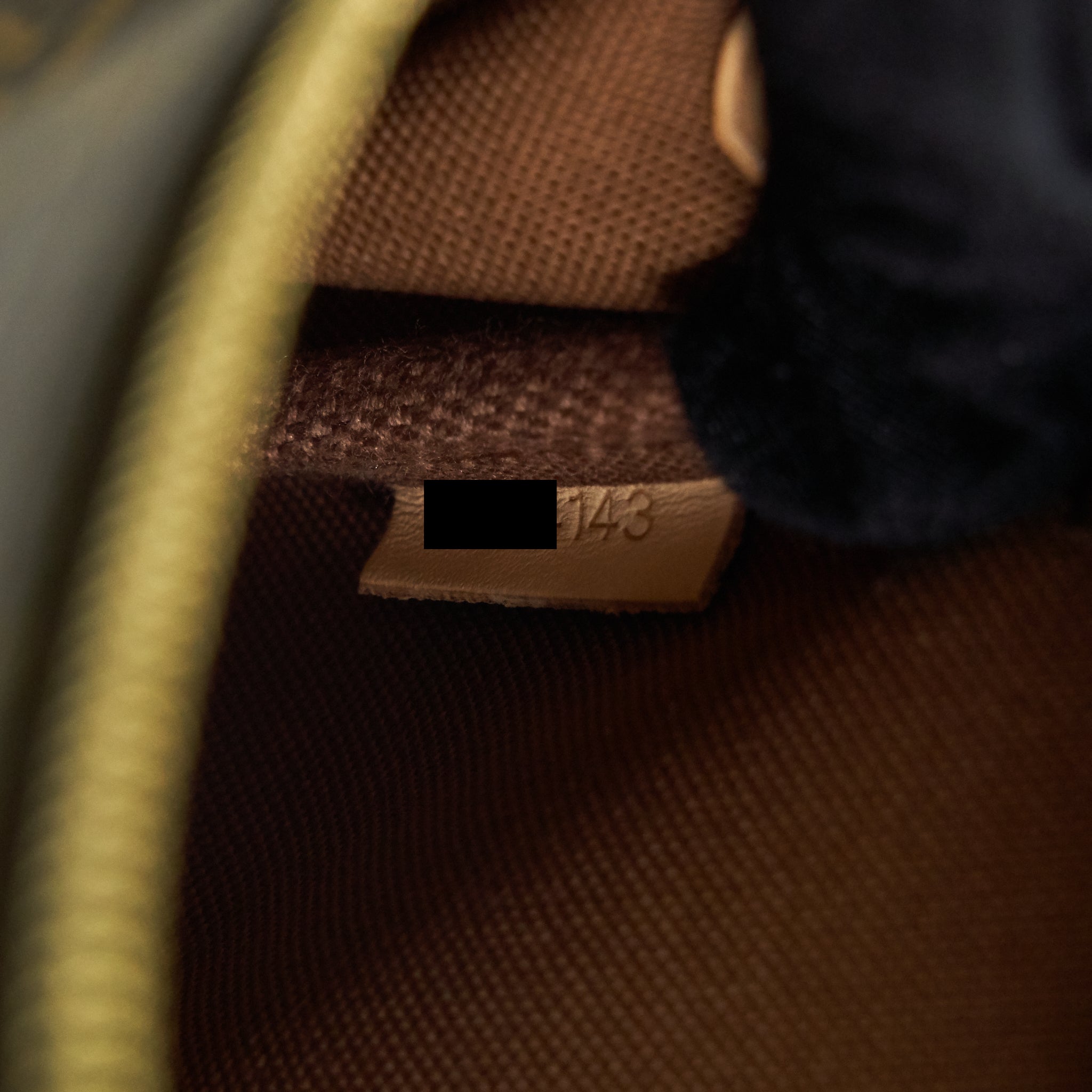 louis-vuitton-eva-pochette-monogram-canvas