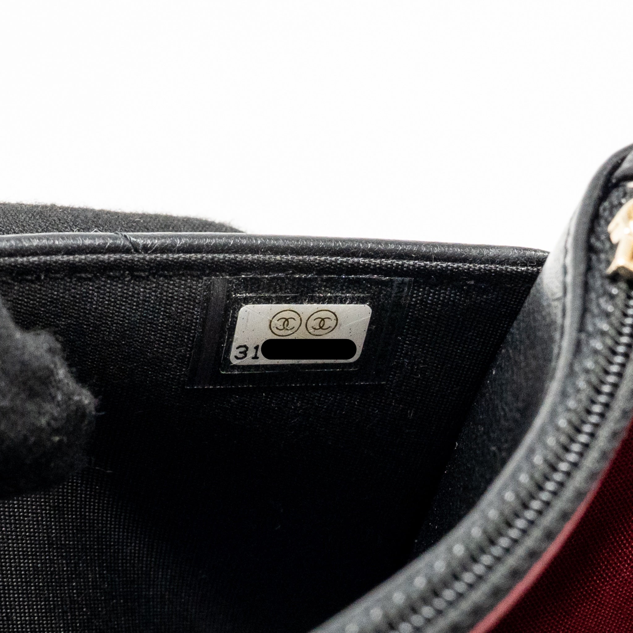 chanel-19-wallet-on-chain-lambskin-black-multicolour-hardware-2