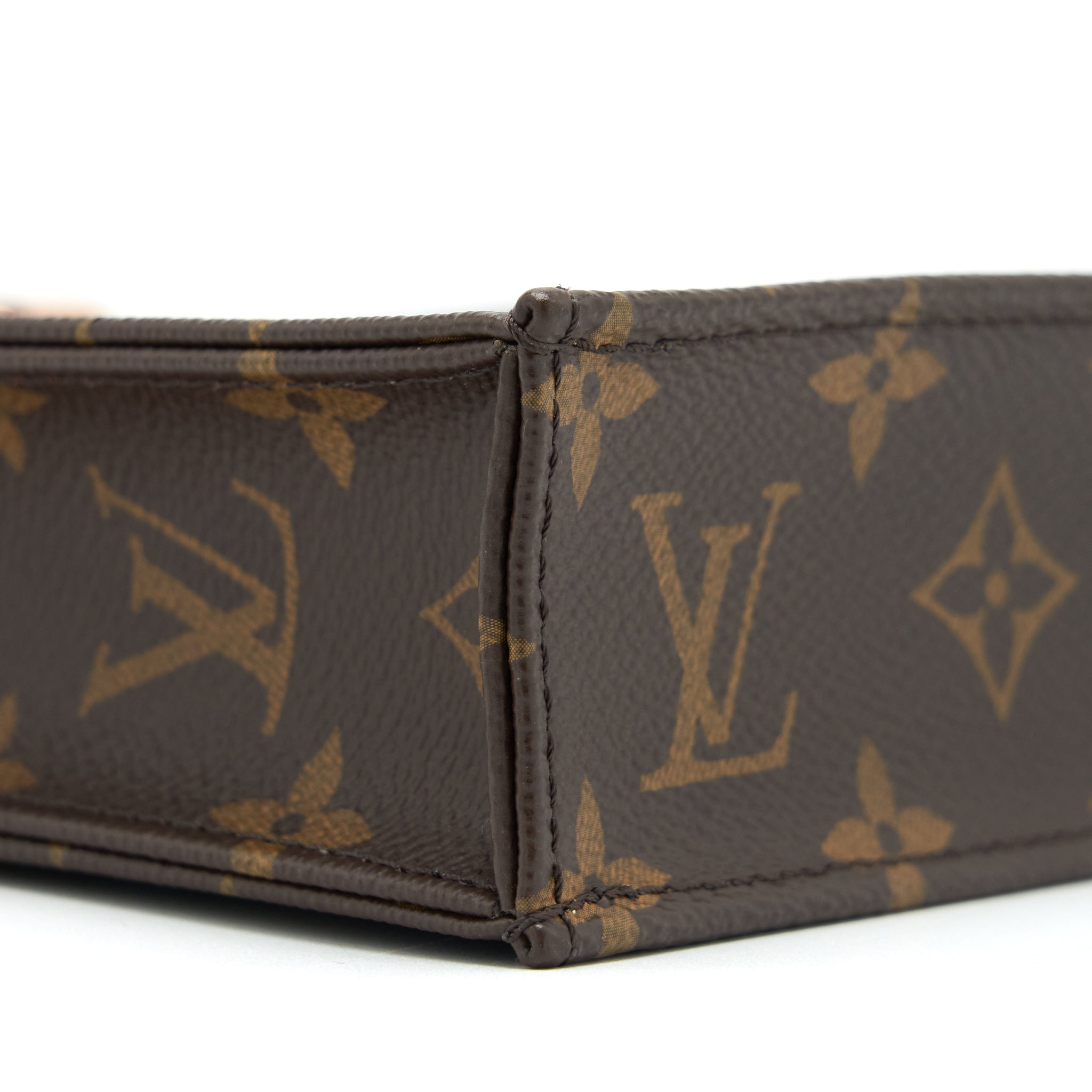 louis-vuitton-petit-sac-plat-monogram-canvas-year-2020-ghw