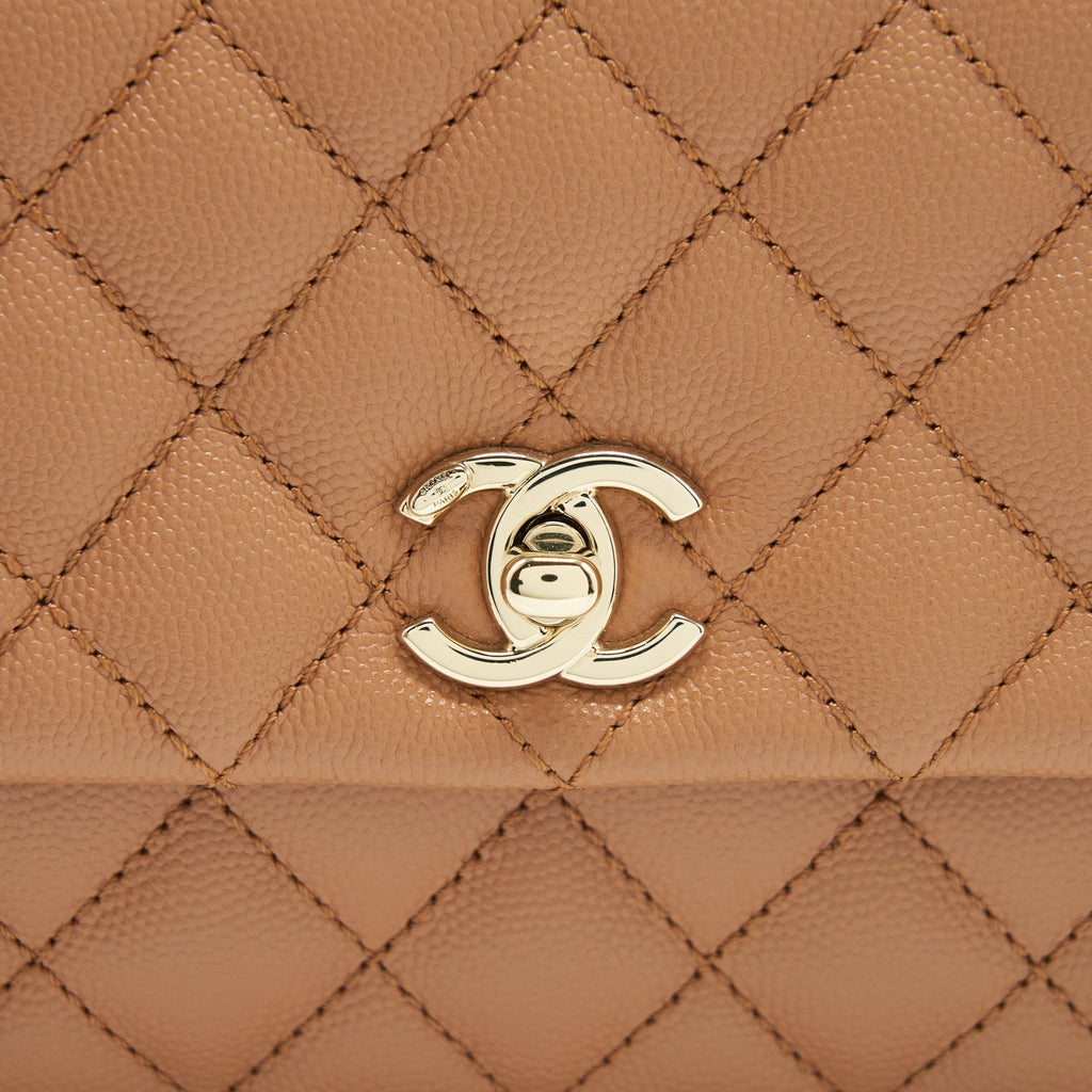 chanel-21p-small-coco-handle-caviar-nb356-caramel-lghw