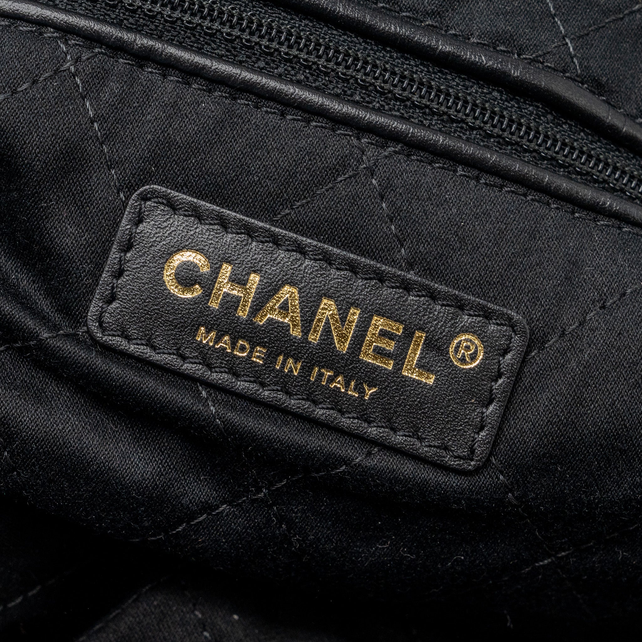 chanel-medium-22-bag-shiny-calfskin-black-ghw-microchip-2