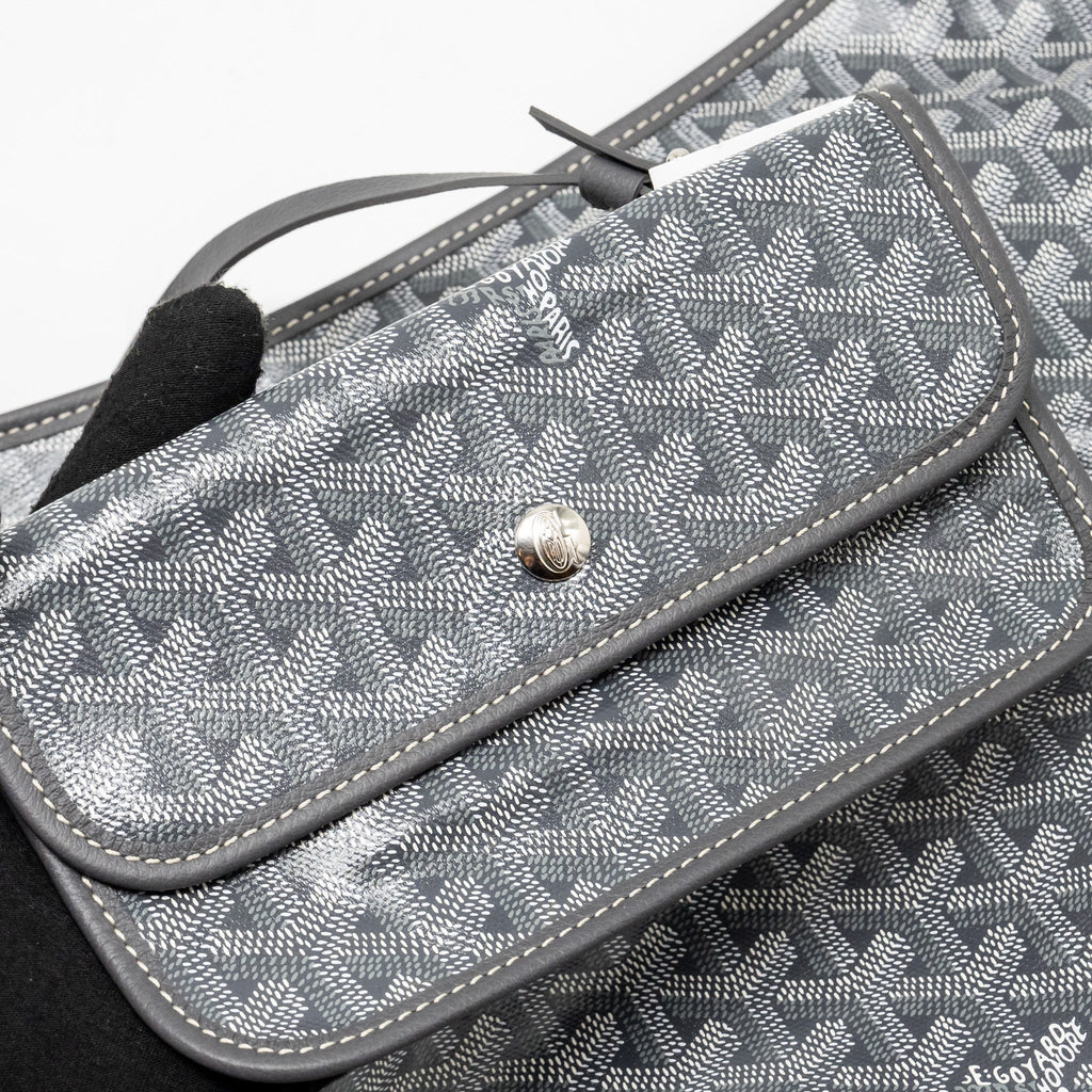 goyard-boheme-hobo-pm-bag-goyardine-canvas-calfskin-gris-shw
