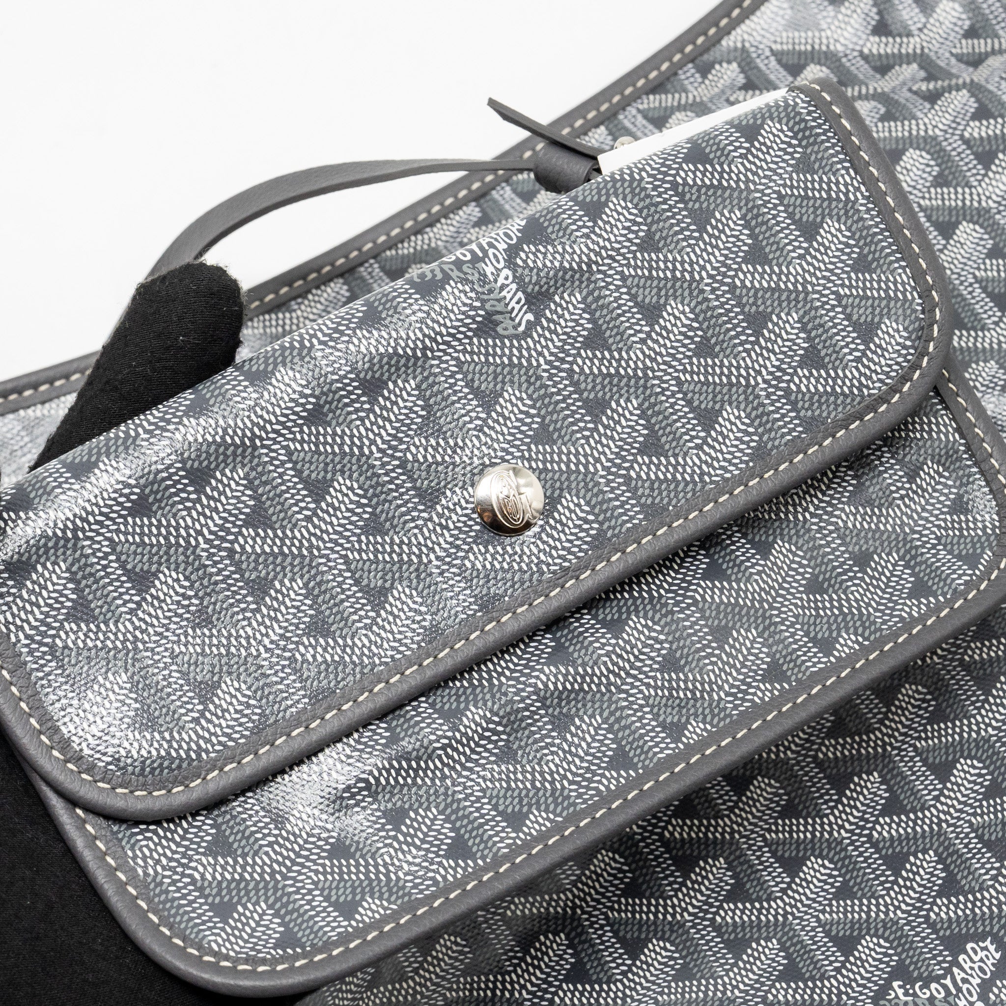 goyard-boheme-hobo-pm-bag-goyardine-canvas-calfskin-gris-shw