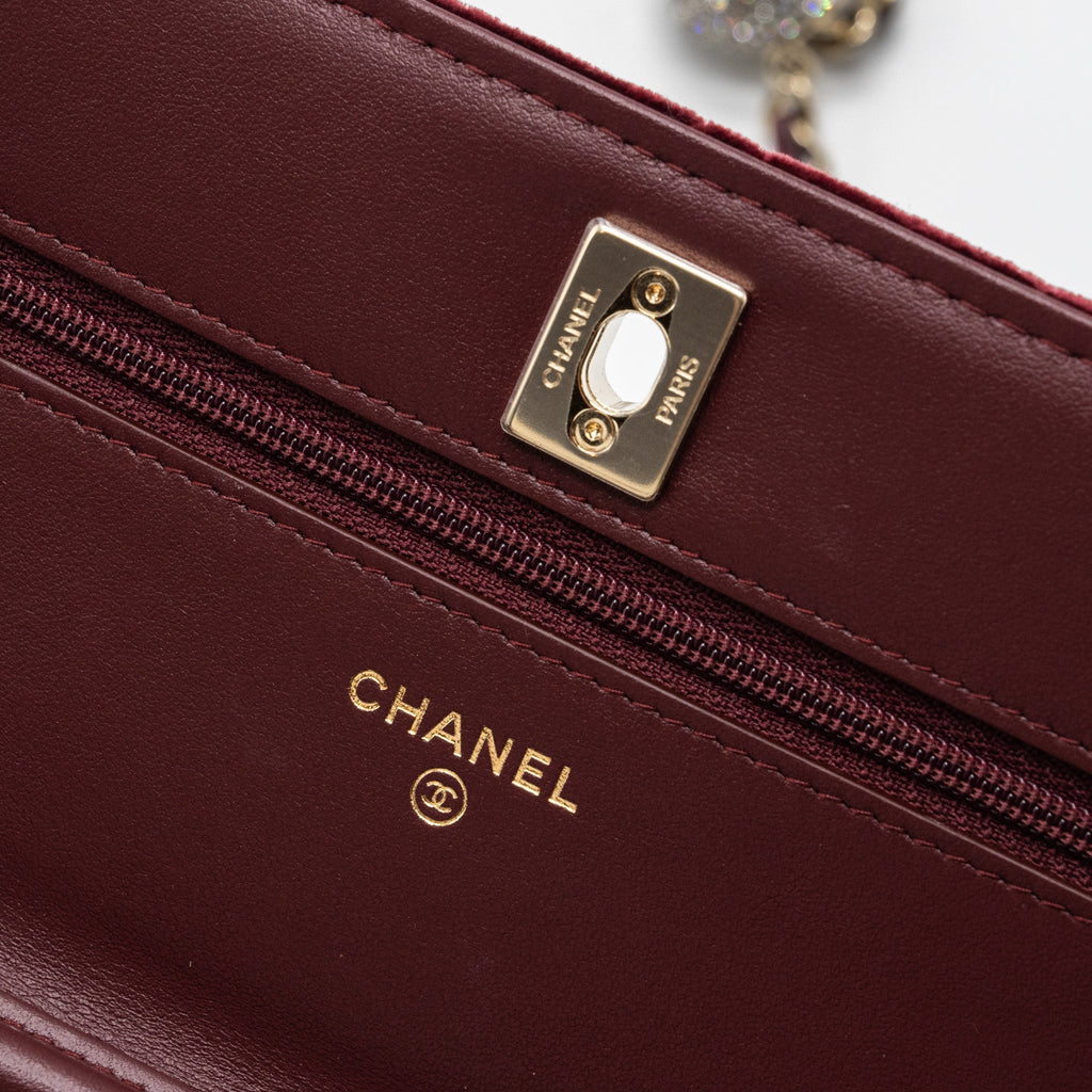 chanel-crystal-pearl-crush-wallet-on-chain-velvet-burgundy-lghw